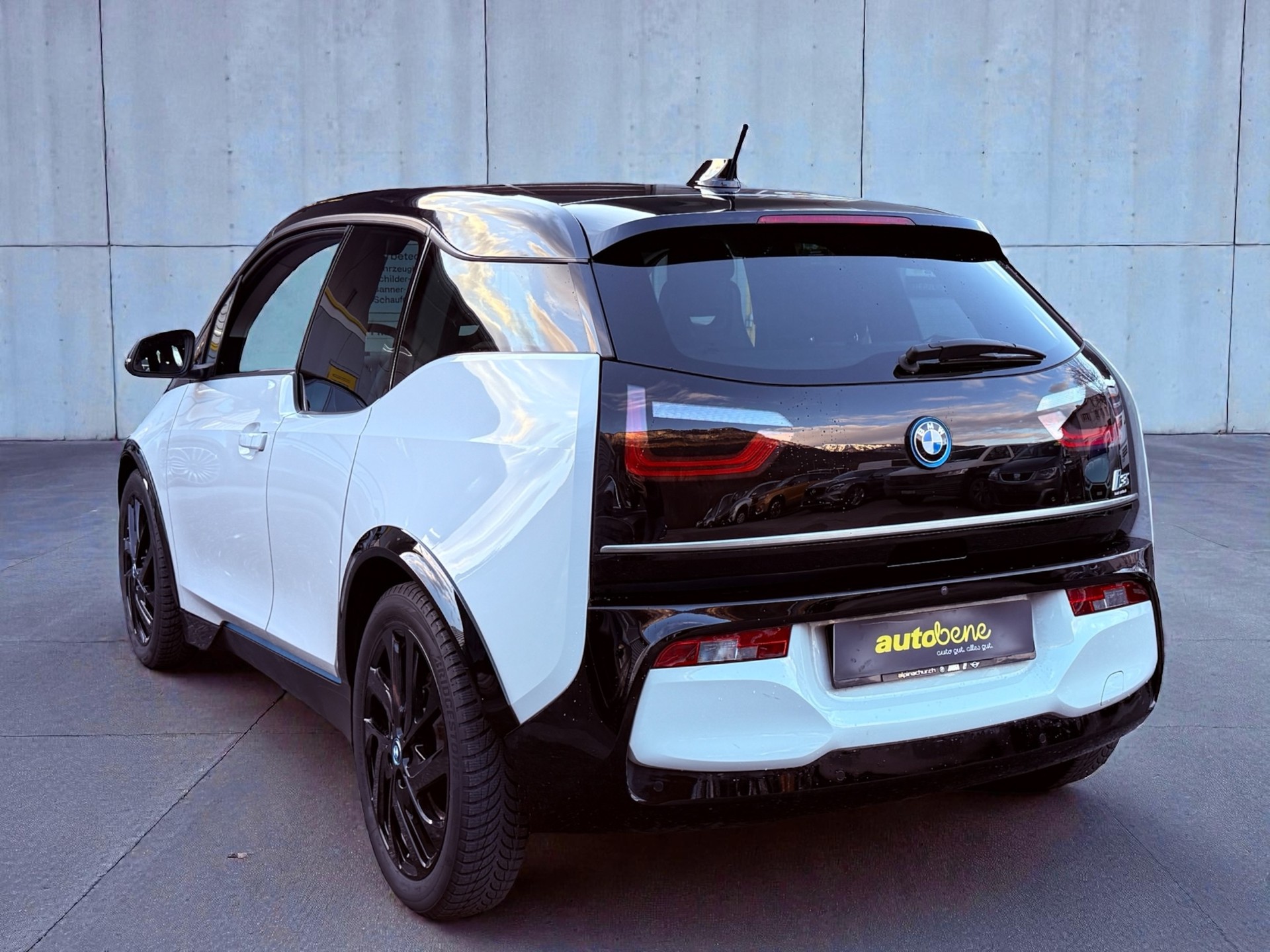 BMW i3s (120Ah) Fleet Edition-image-3