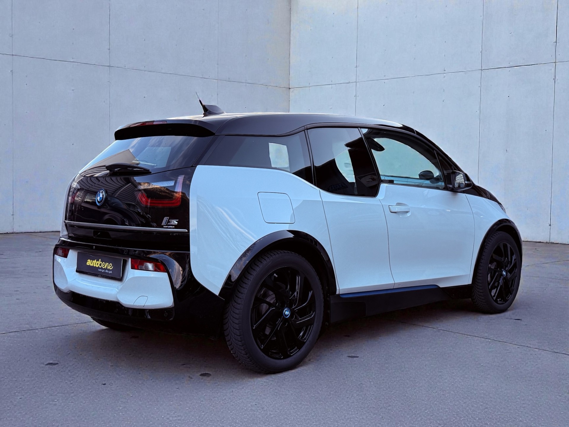 BMW i3s (120Ah) Fleet Edition-image-2