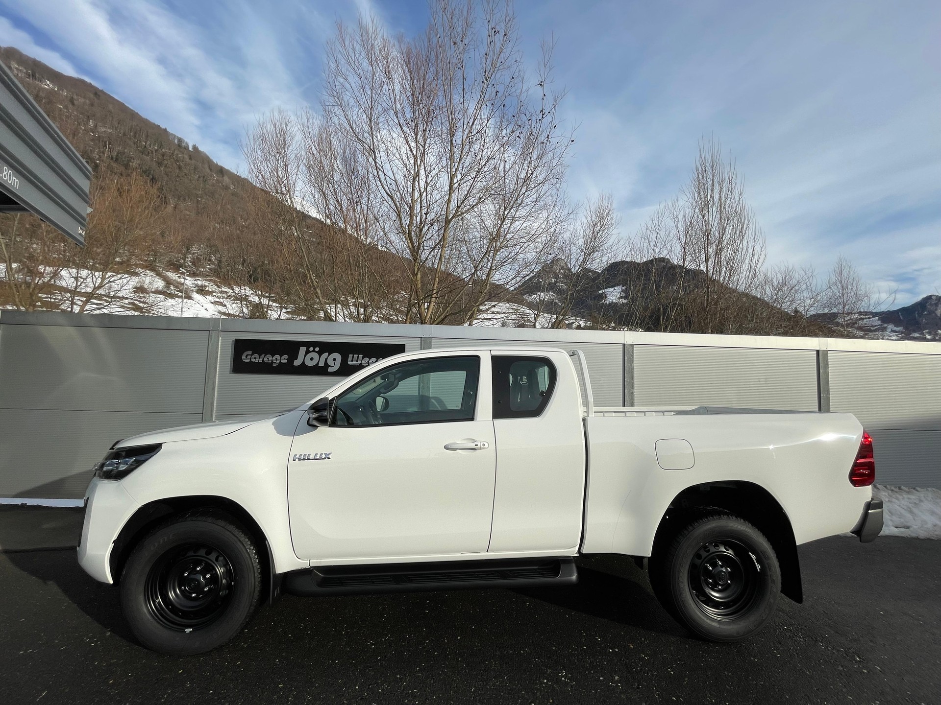 TOYOTA Hilux Extra Cab.-Pick-up 2.8 D-4D 204 Comfort-image-2