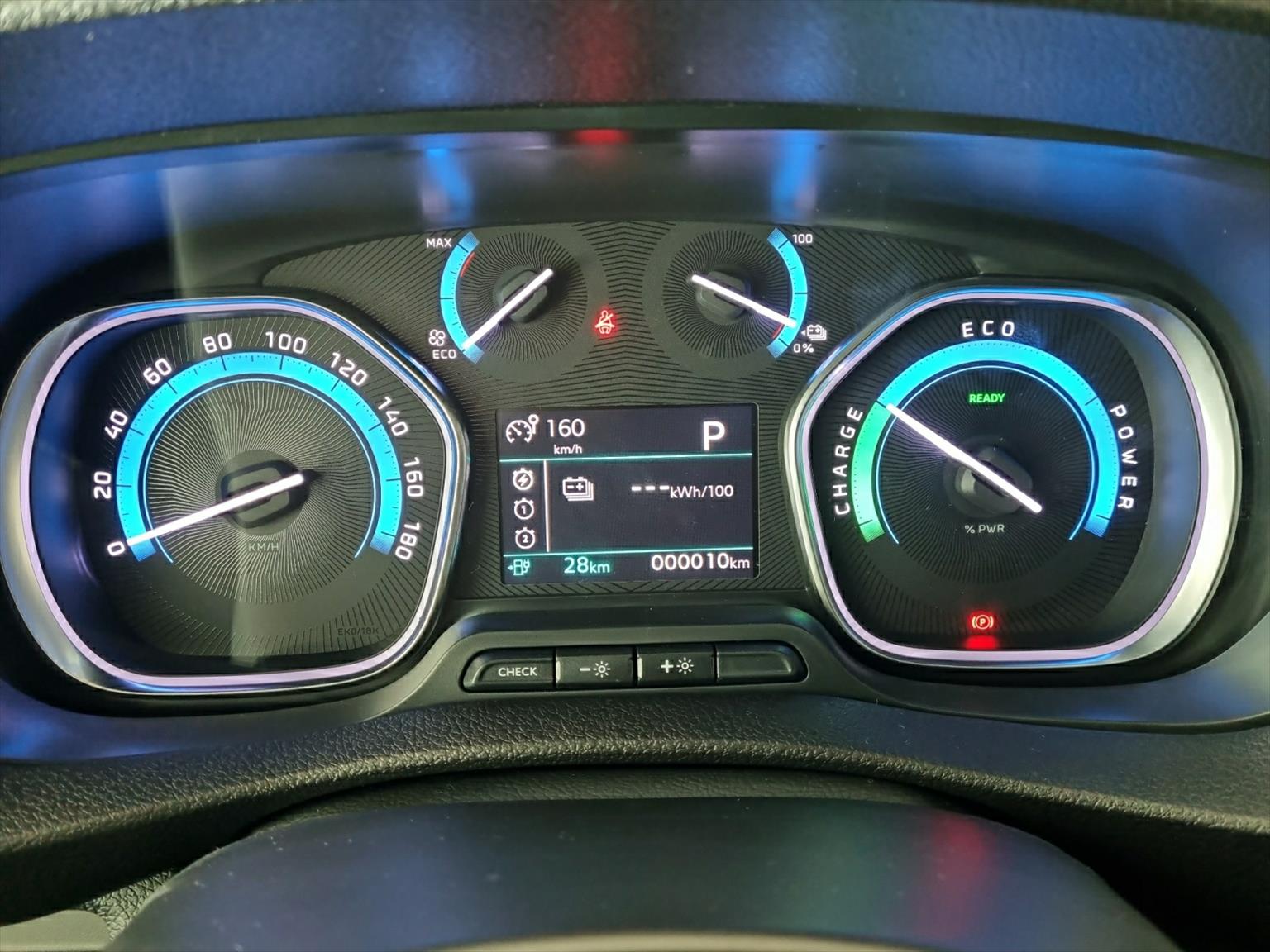 PEUGEOT e-Expert Premium 50 KWh Standard L2 DAB + Kamera-image-8