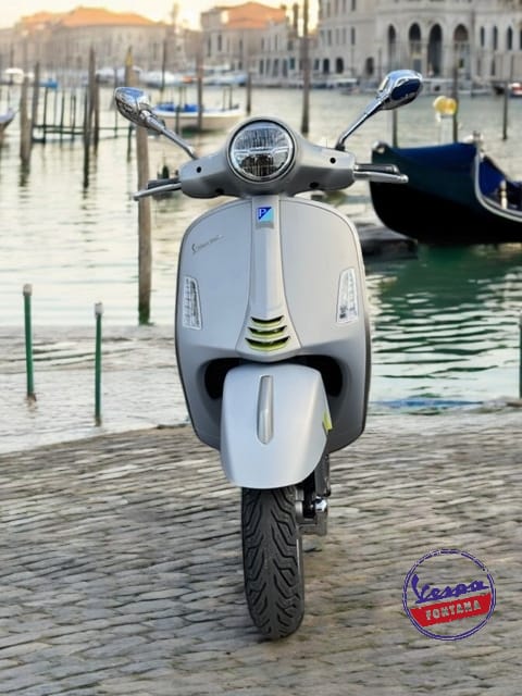 PIAGGIO Vespa GTS 300 Super Tech ABS-image-2