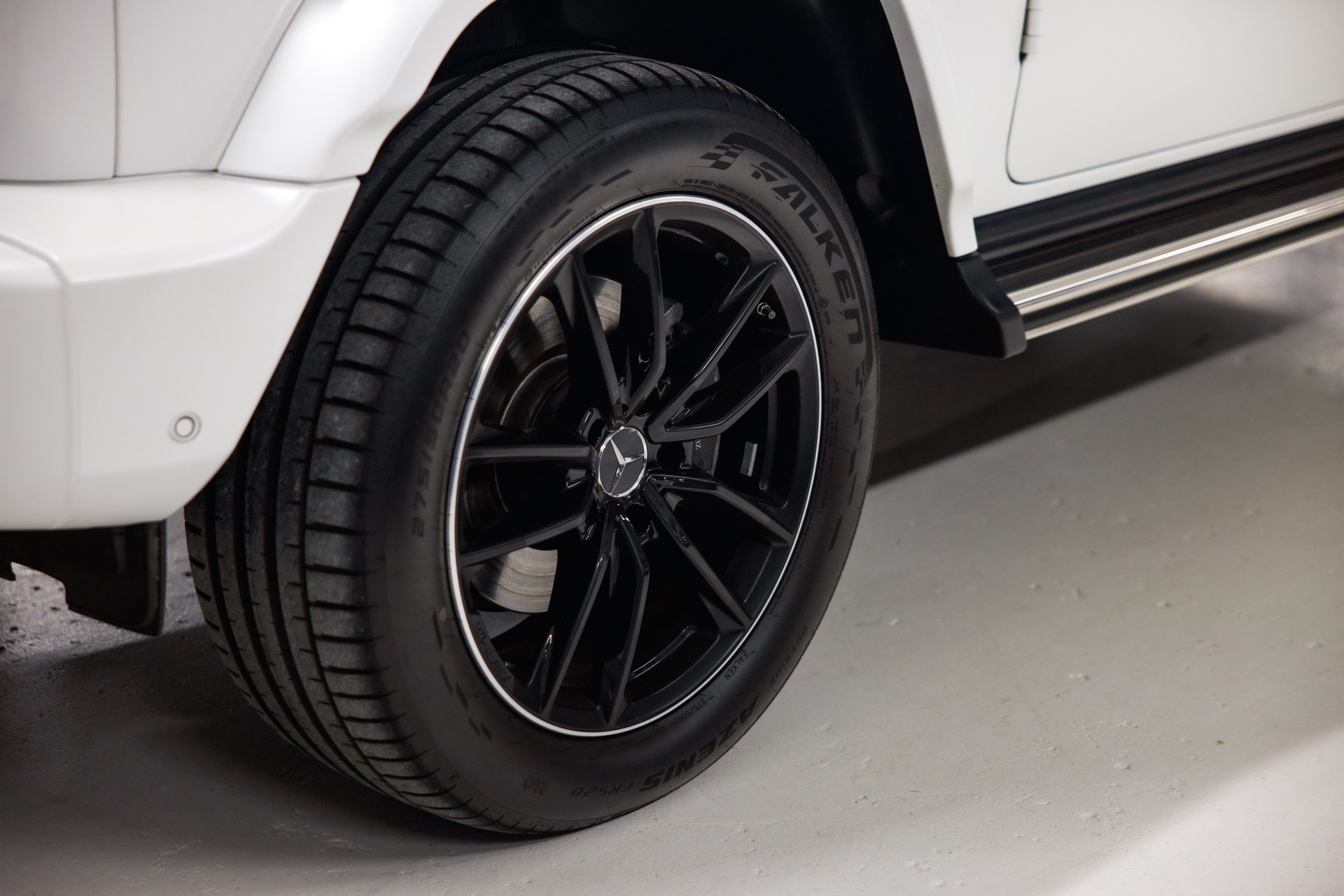 MERCEDES-BENZ G 500 9G-Tronic AMG Line *Facelift*-image-14