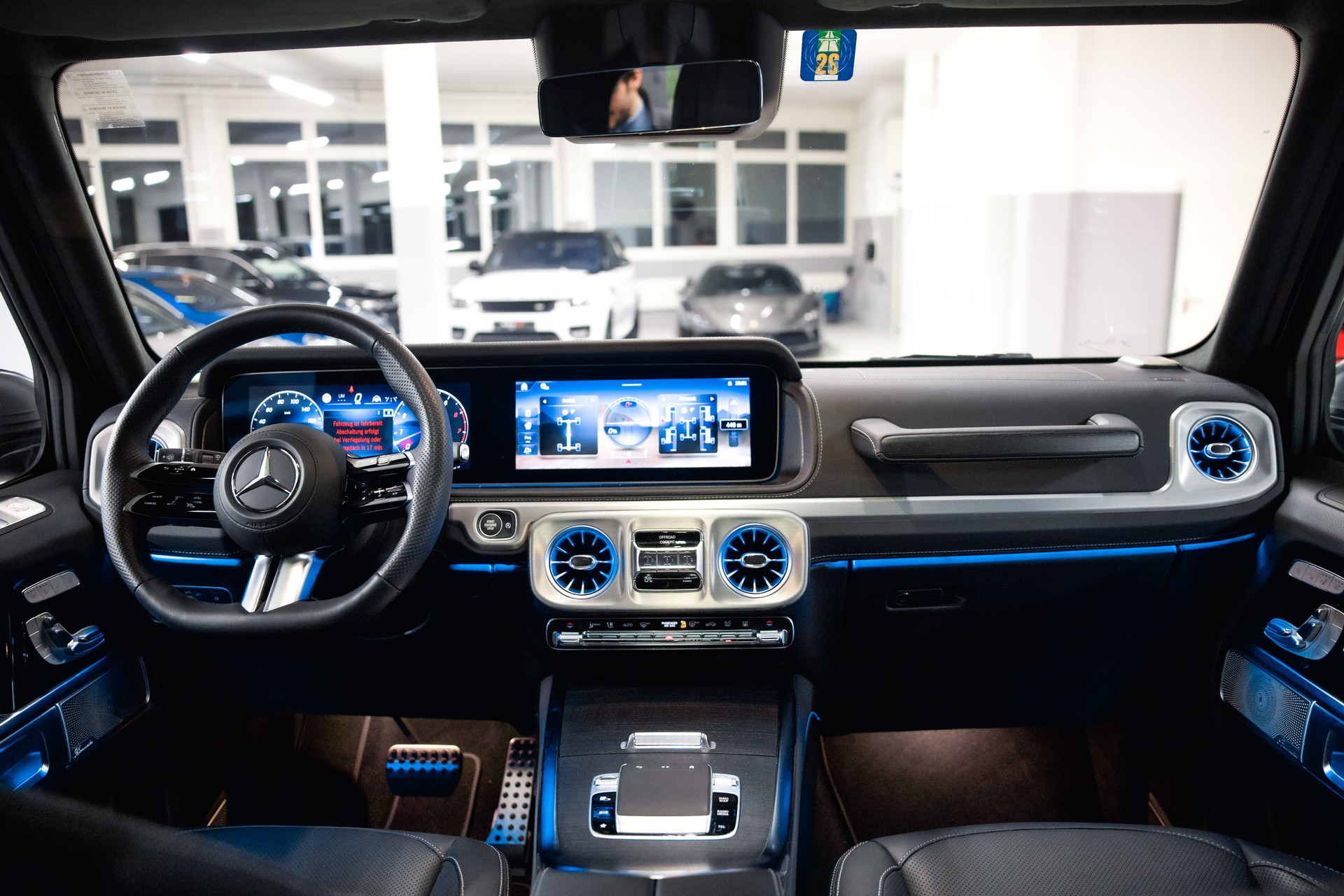 MERCEDES-BENZ G 500 9G-Tronic AMG Line *Facelift*-image-17