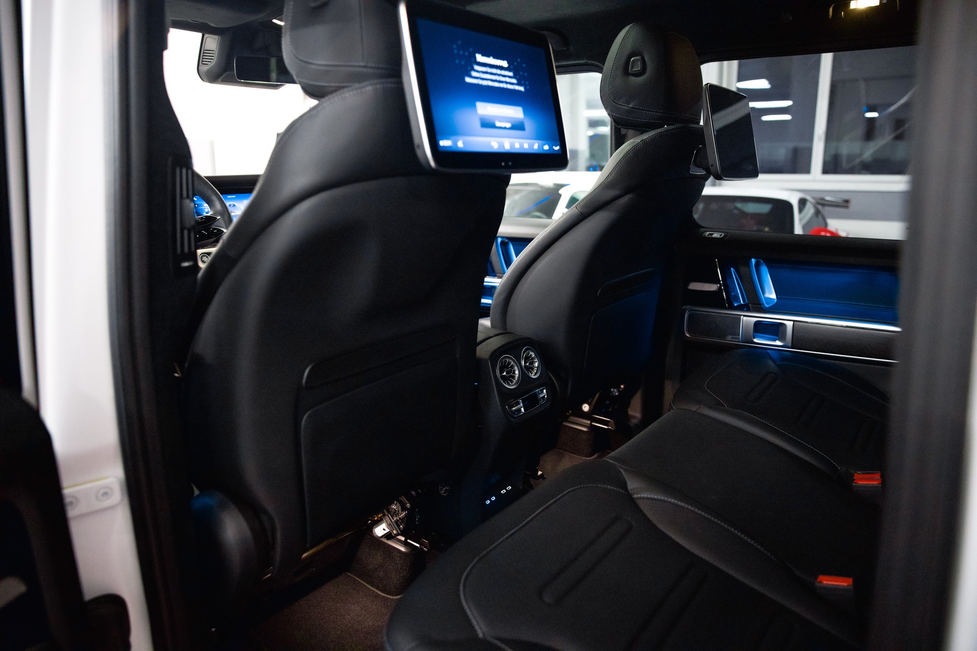 MERCEDES-BENZ G 500 9G-Tronic AMG Line *Facelift*-image-21