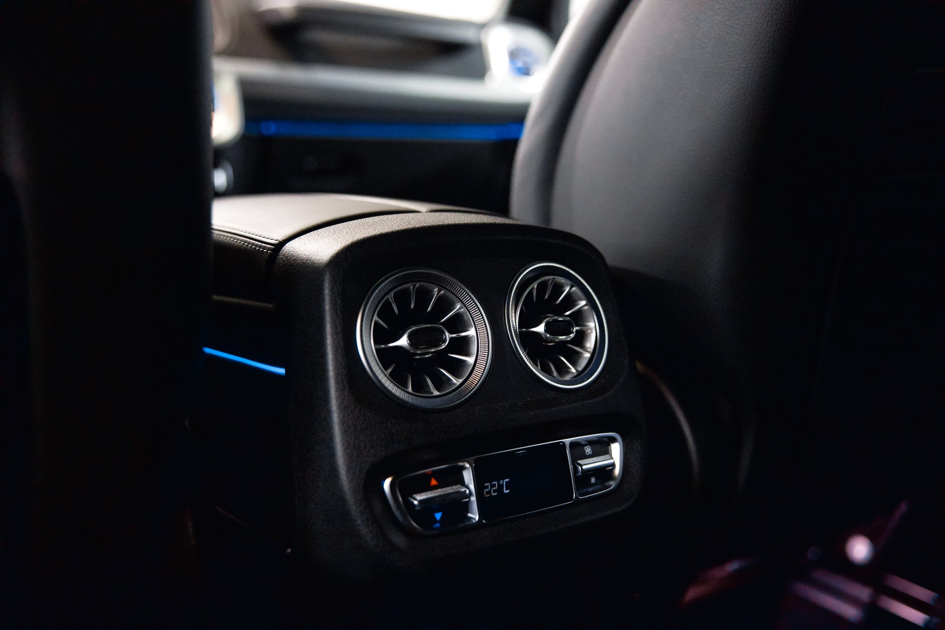 MERCEDES-BENZ G 500 9G-Tronic AMG Line *Facelift*-image-26