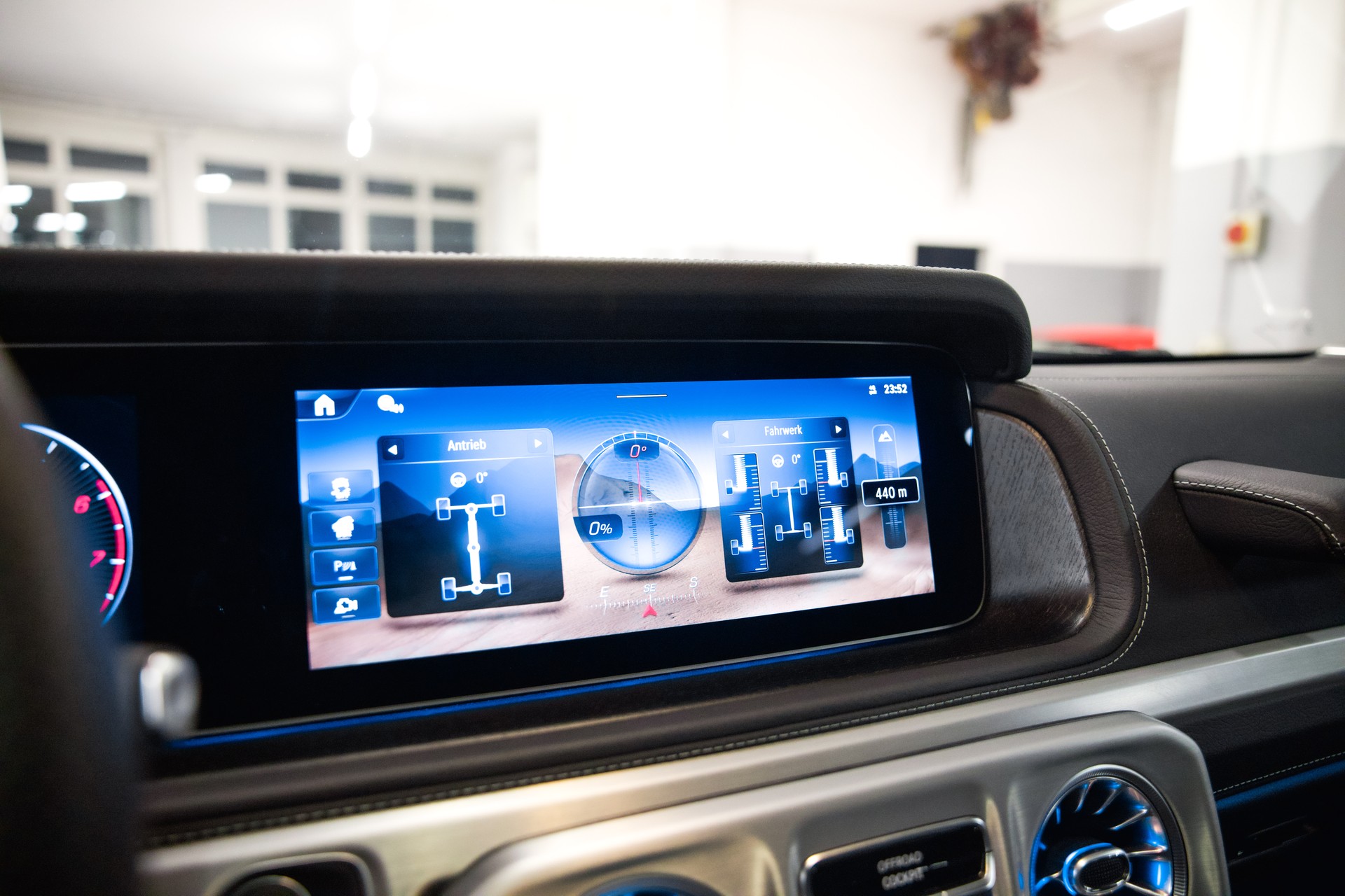MERCEDES-BENZ G 500 9G-Tronic AMG Line *Facelift*-image-31