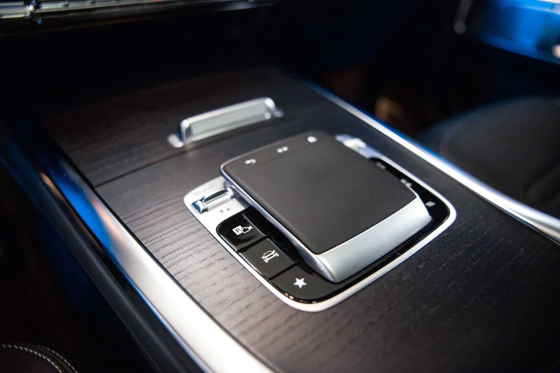 MERCEDES-BENZ G 500 9G-Tronic AMG Line *Facelift*-image-36