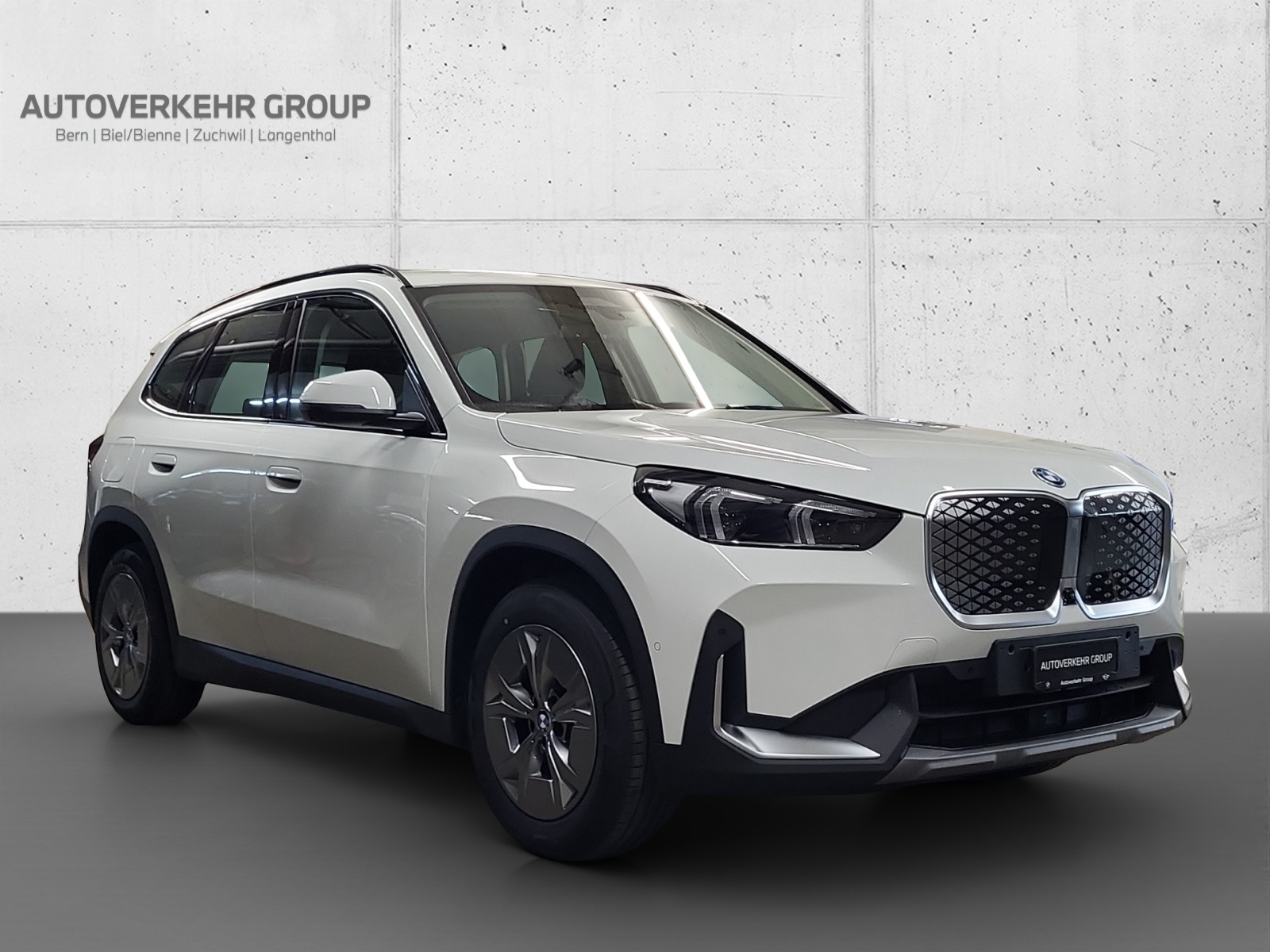 BMW iX1 eDrive 20-showroom-element-2
