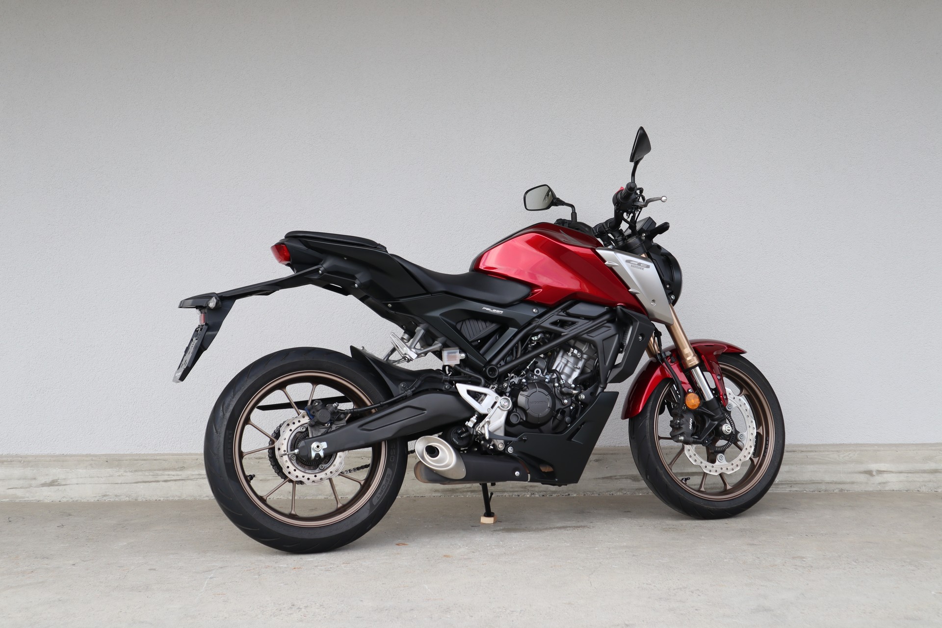 HONDA CB 125 R-showroom-element-2
