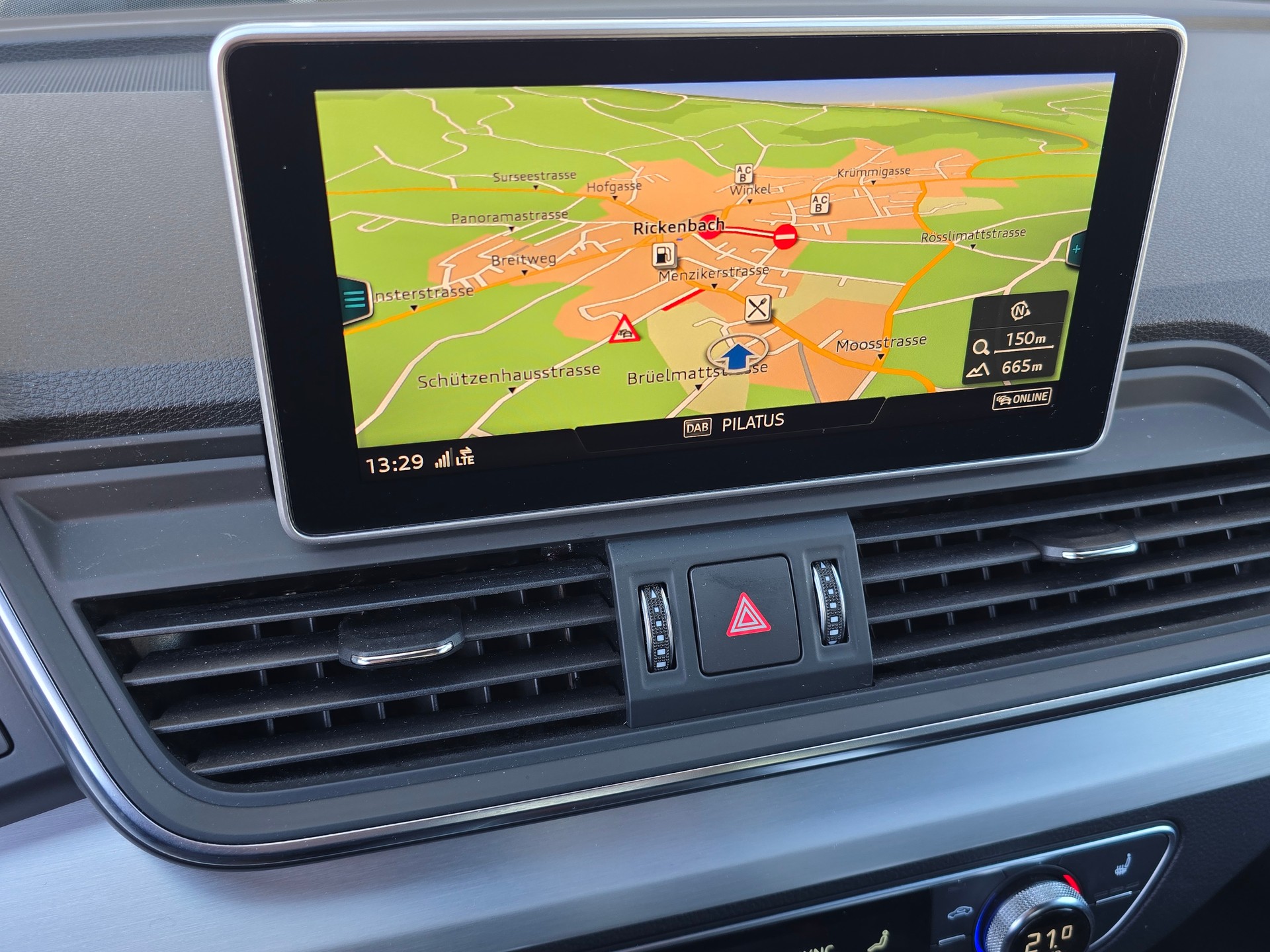 AUDI Q5 40 TDI S-Line Sport Quattro S-tronic-image-19