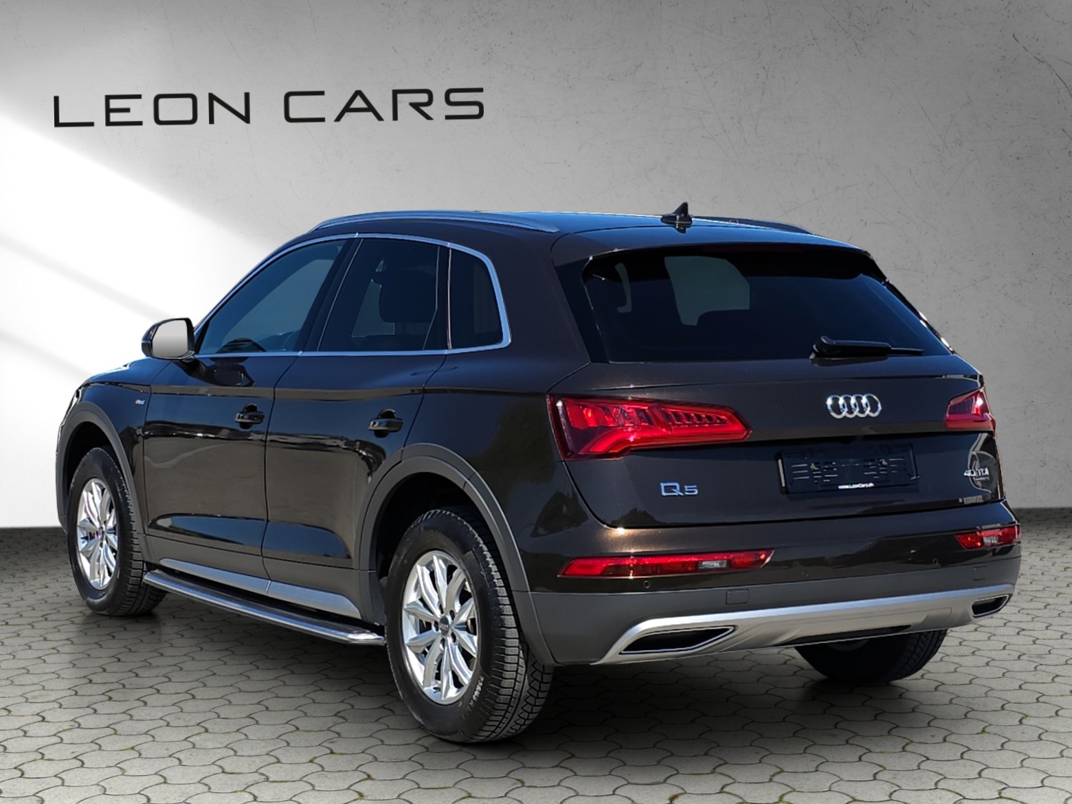 AUDI Q5 40 TDI S-Line Sport Quattro S-tronic-image-5