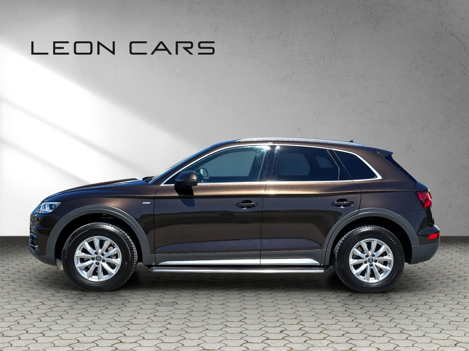AUDI Q5 40 TDI S-Line Sport Quattro S-tronic-image-6