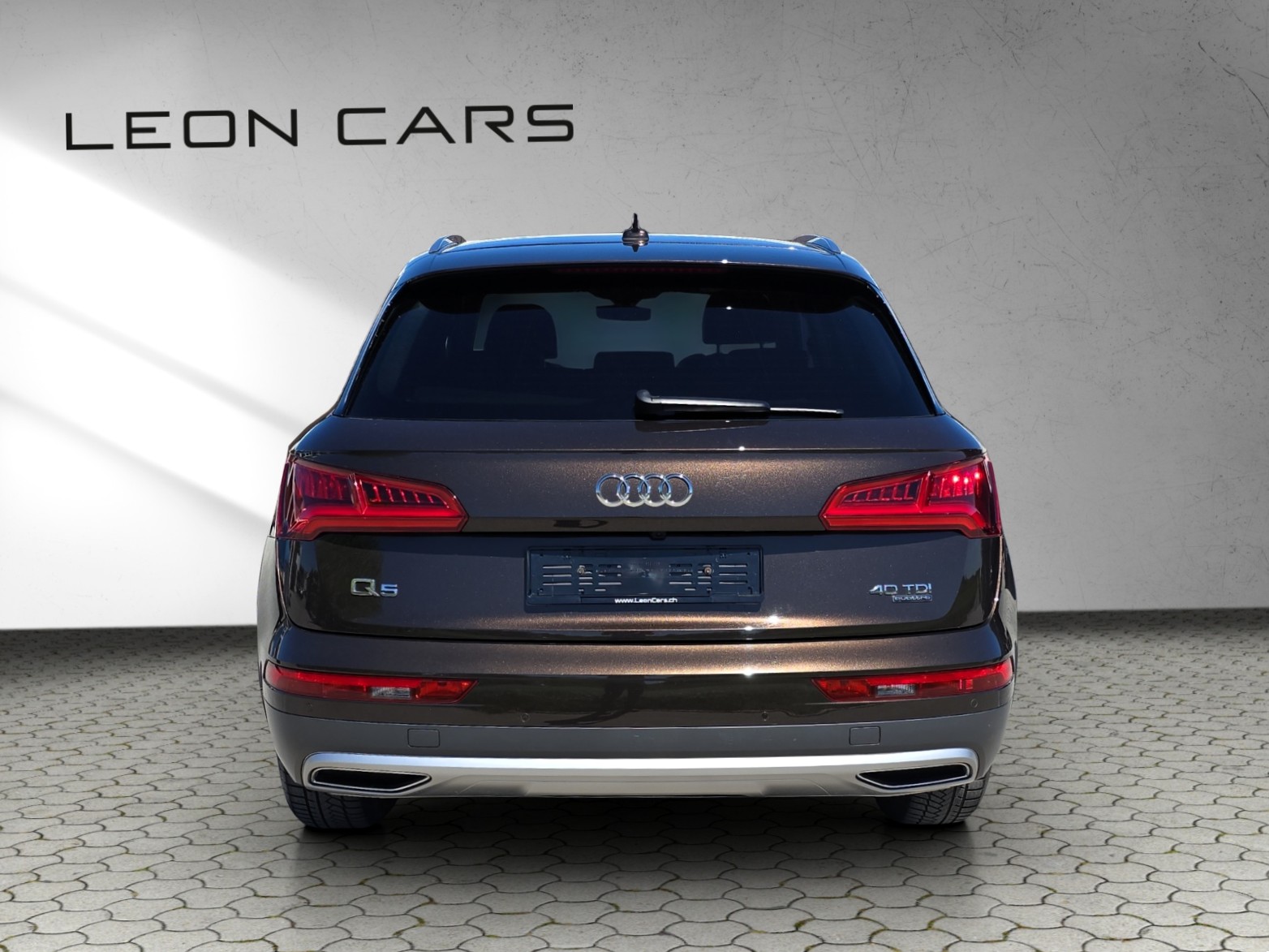 AUDI Q5 40 TDI S-Line Sport Quattro S-tronic-image-4