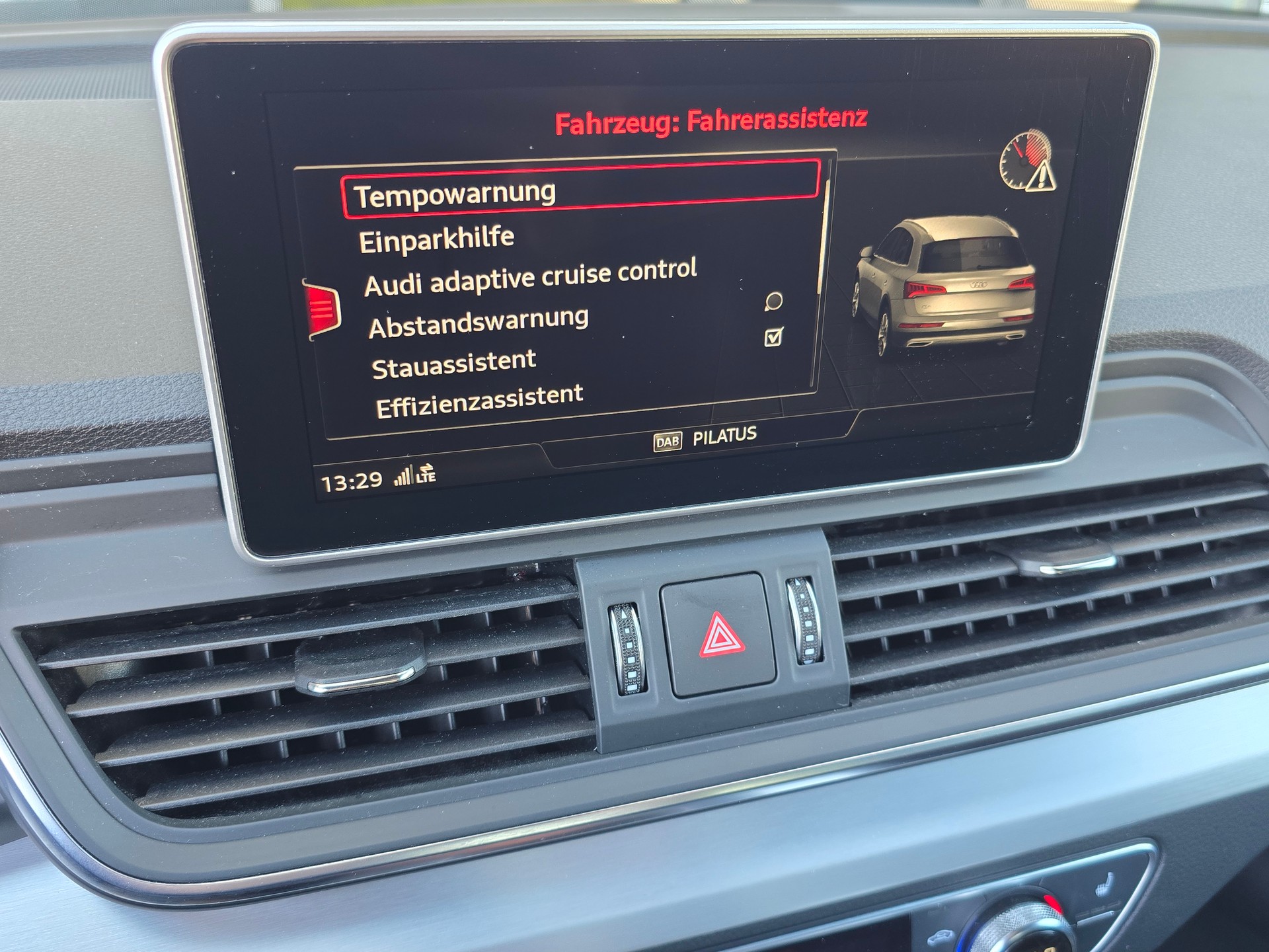 AUDI Q5 40 TDI S-Line Sport Quattro S-tronic-image-21