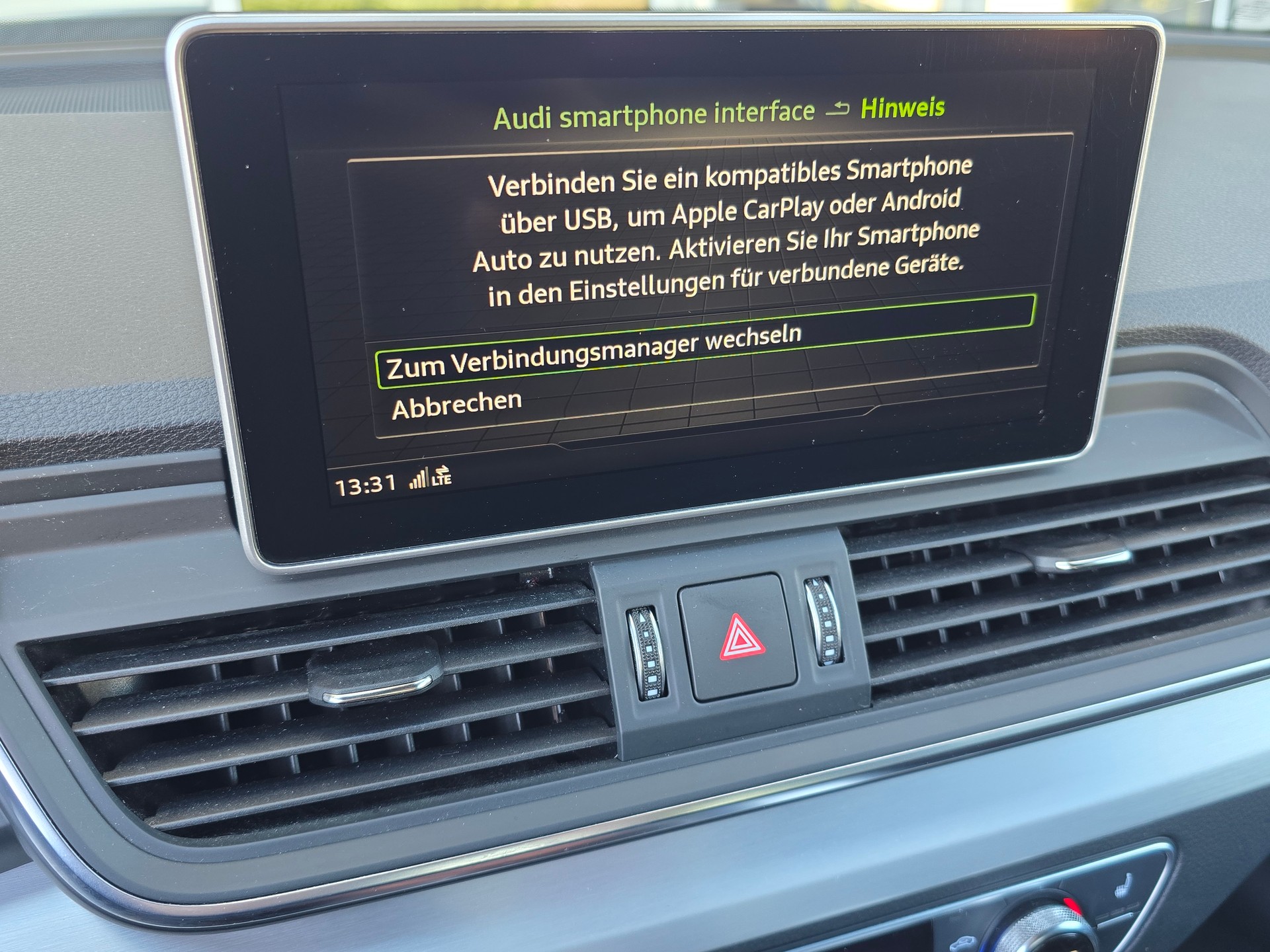 AUDI Q5 40 TDI S-Line Sport Quattro S-tronic-image-26