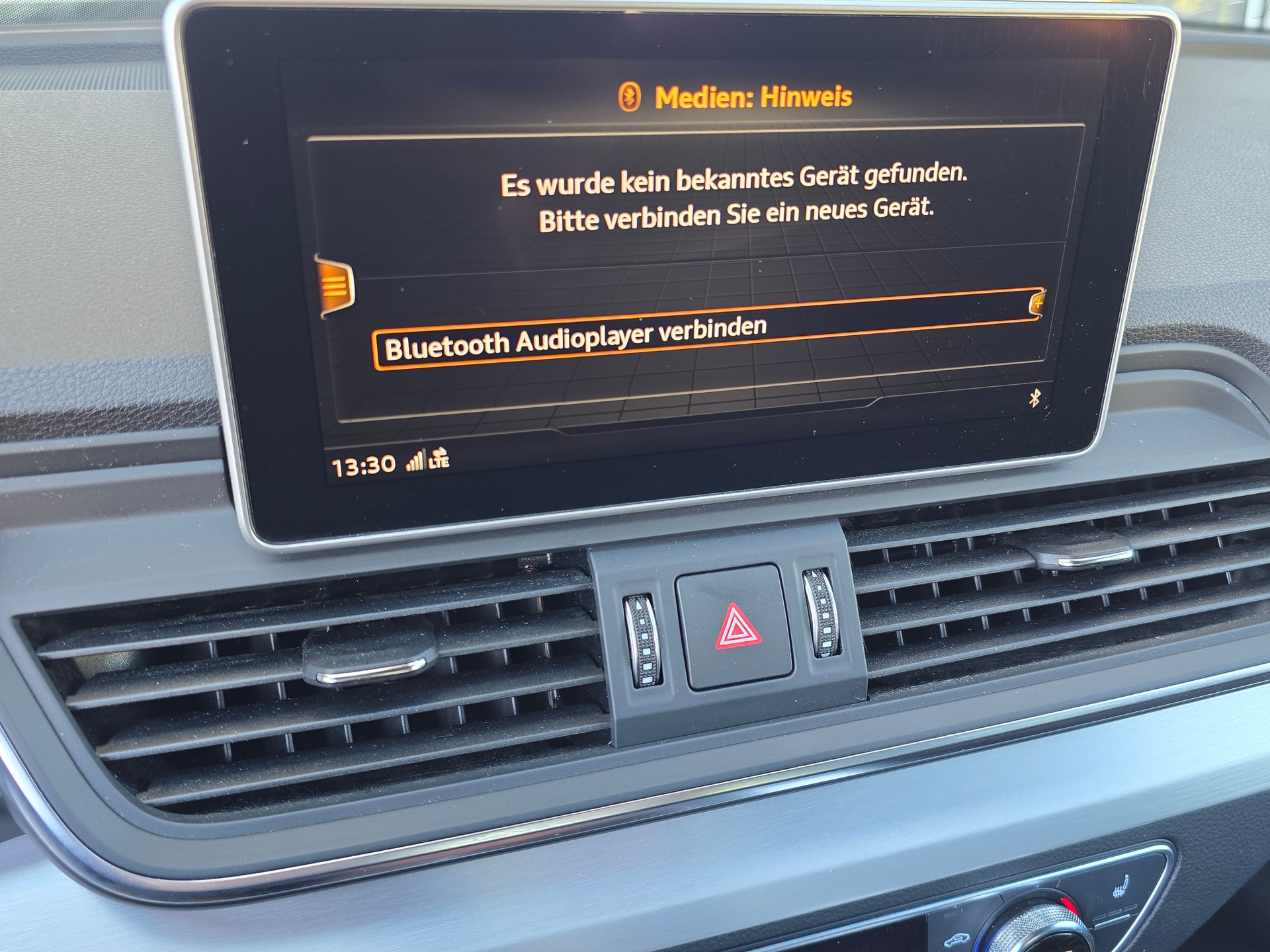 AUDI Q5 40 TDI S-Line Sport Quattro S-tronic-image-24