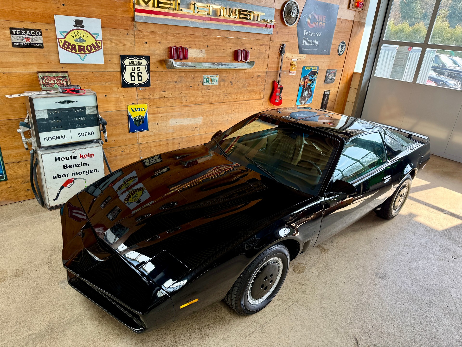 PONTIAC Firebird Trans Am-image-8