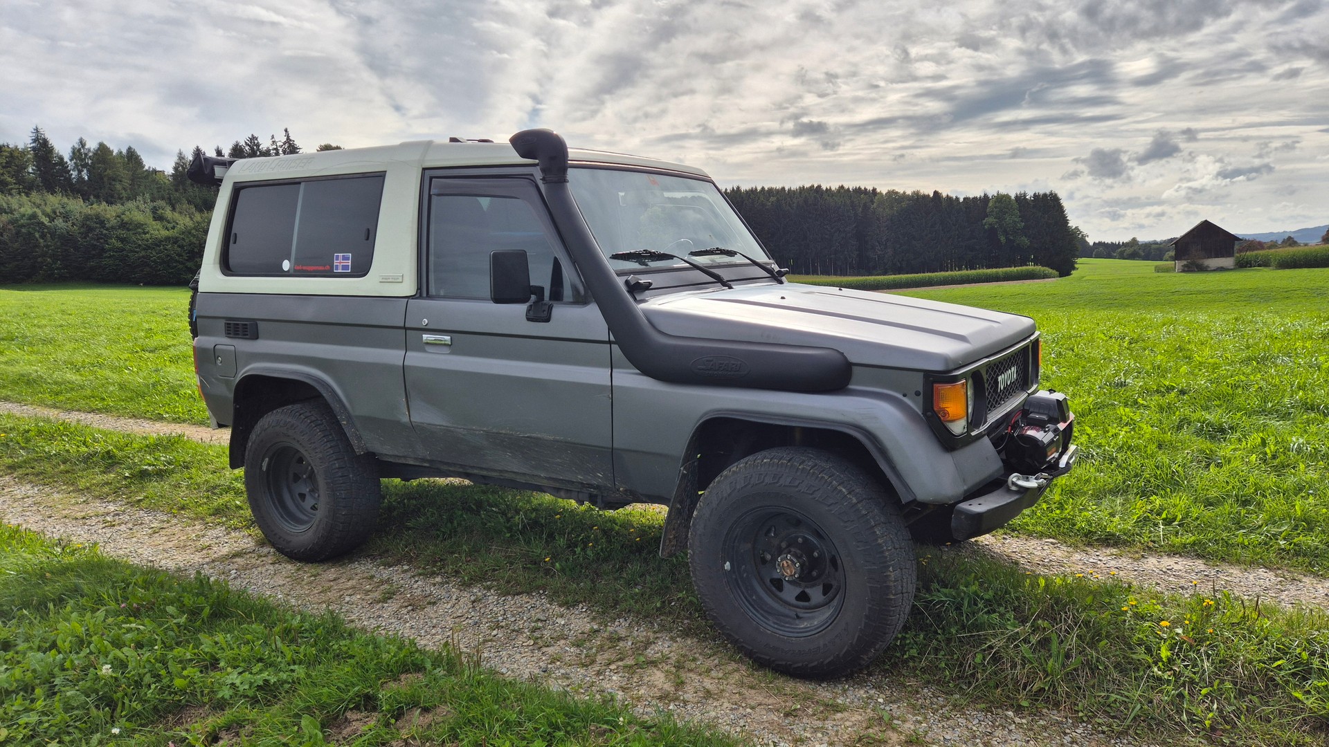TOYOTA LJ 73 FRP-Top TD-image-1