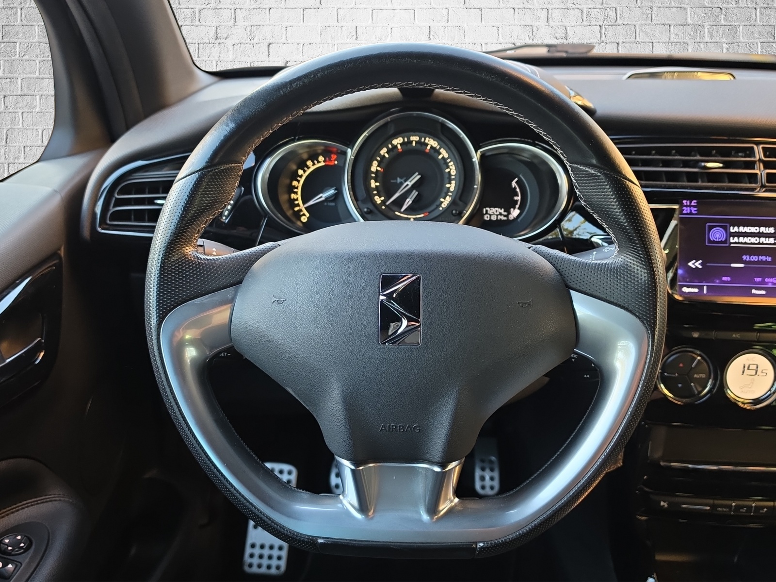 DS AUTOMOBILES DS 3 1.2 PureTech SO Chic-image-12