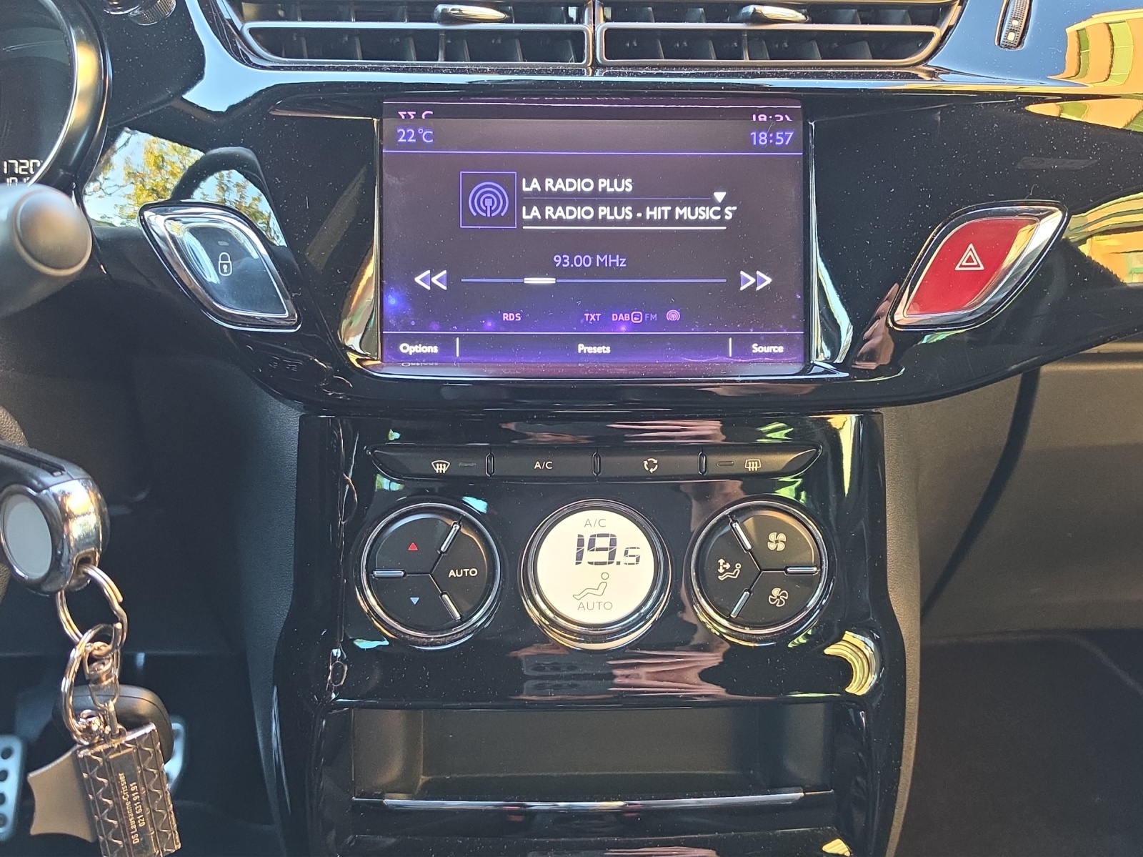 DS AUTOMOBILES DS 3 1.2 PureTech SO Chic-image-13