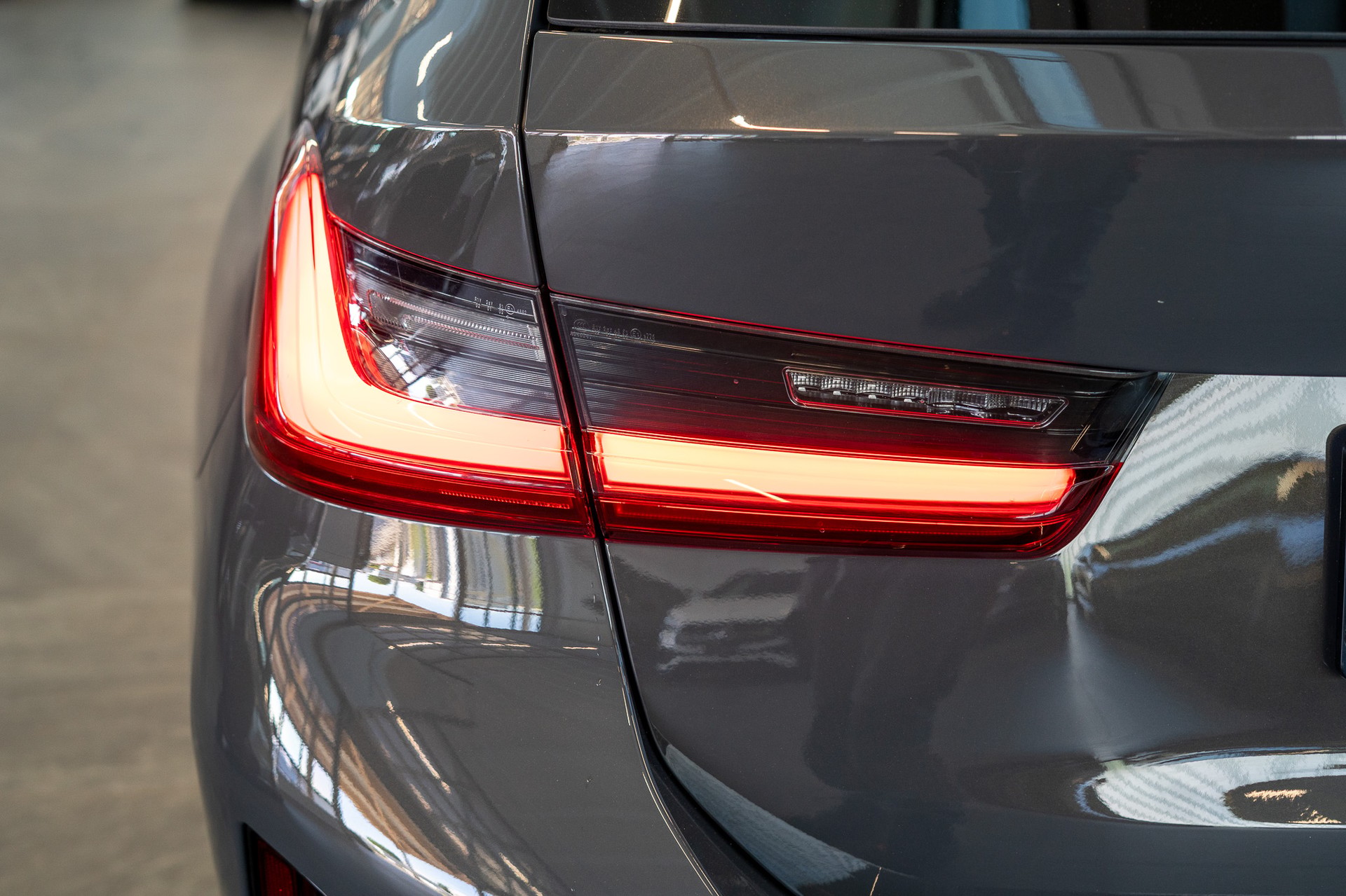 BMW M340d xDrive Touring / M Sport Pro / LCI / Panorama / 360°Kamera / HeadUp-image-5