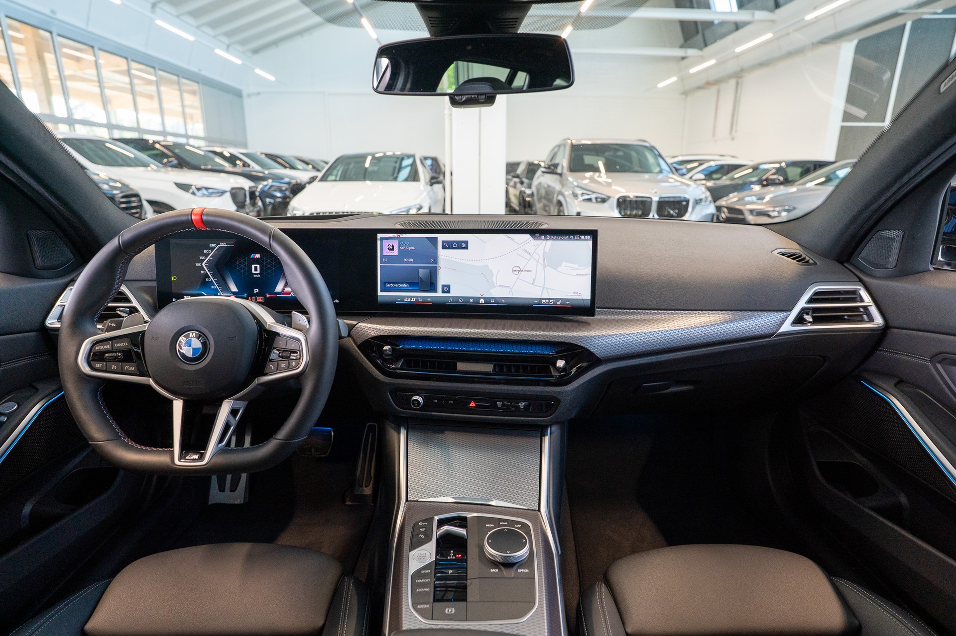BMW M340d xDrive Touring / M Sport Pro / LCI / Panorama / 360°Kamera / HeadUp-image-17