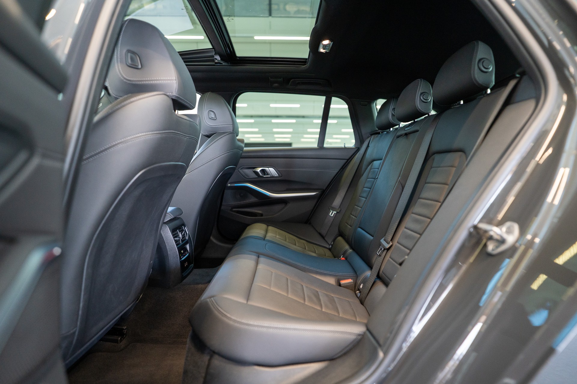 BMW M340d xDrive Touring / M Sport Pro / LCI / Panorama / 360°Kamera / HeadUp-image-13