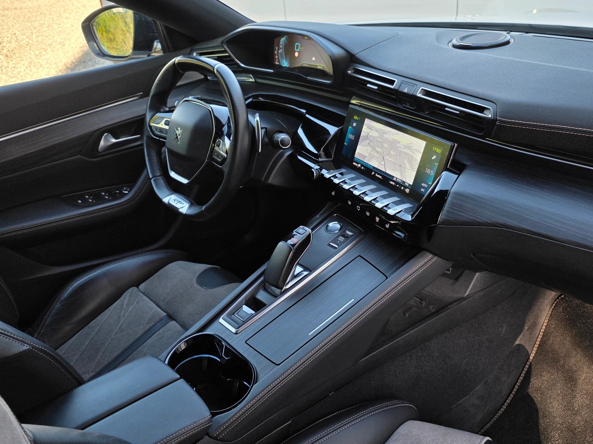 PEUGEOT 508 1.6 PHEV GT Line EAT8 * AB MFK *-image-18