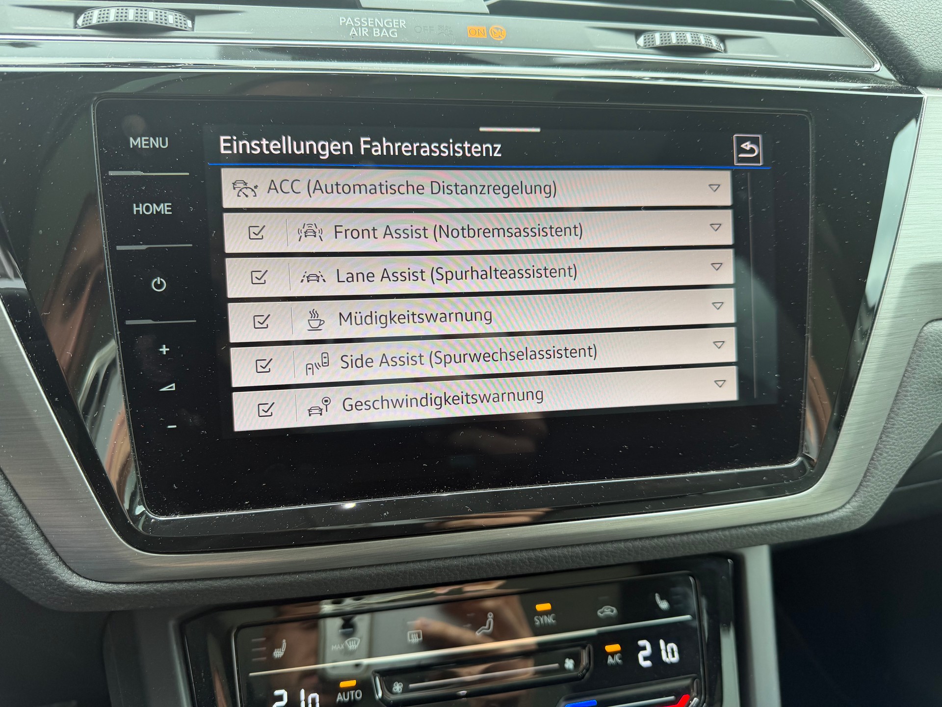 VW Touran 2.0 TDI BlueMotion Technology Comfortline DSG-image-24
