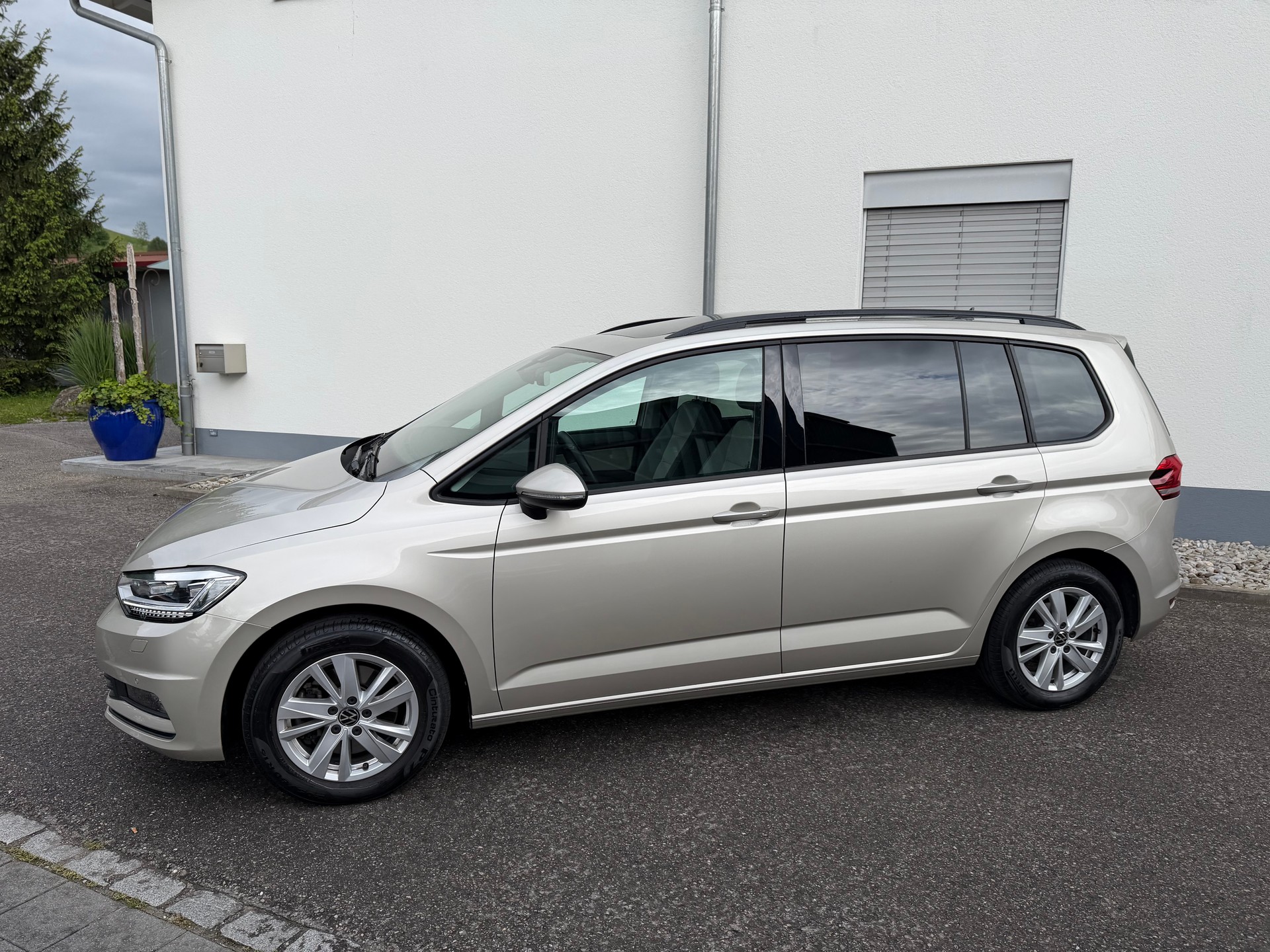 VW Touran 2.0 TDI BlueMotion Technology Comfortline DSG-image-11