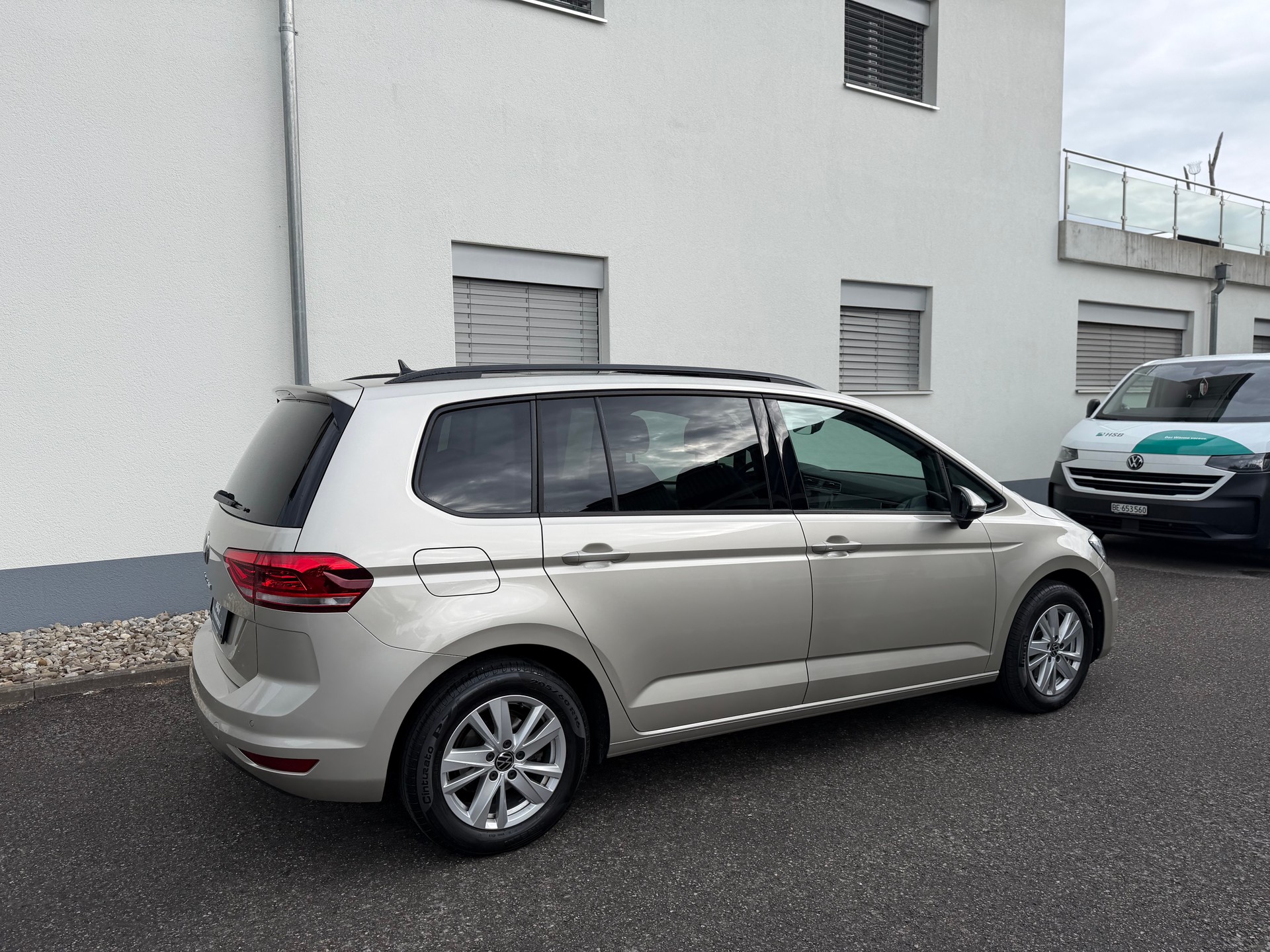 VW Touran 2.0 TDI BlueMotion Technology Comfortline DSG-image-4
