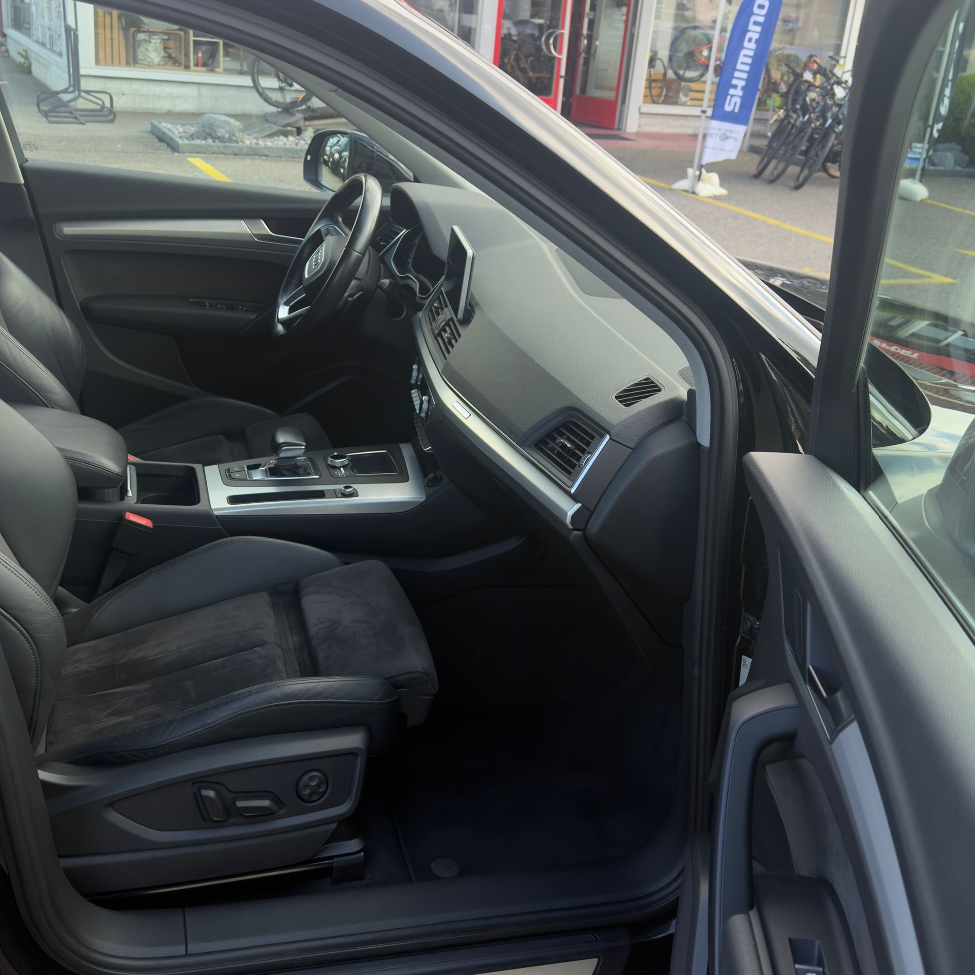AUDI Q5 2.0 TDI sport quattro S-tronic-image-12