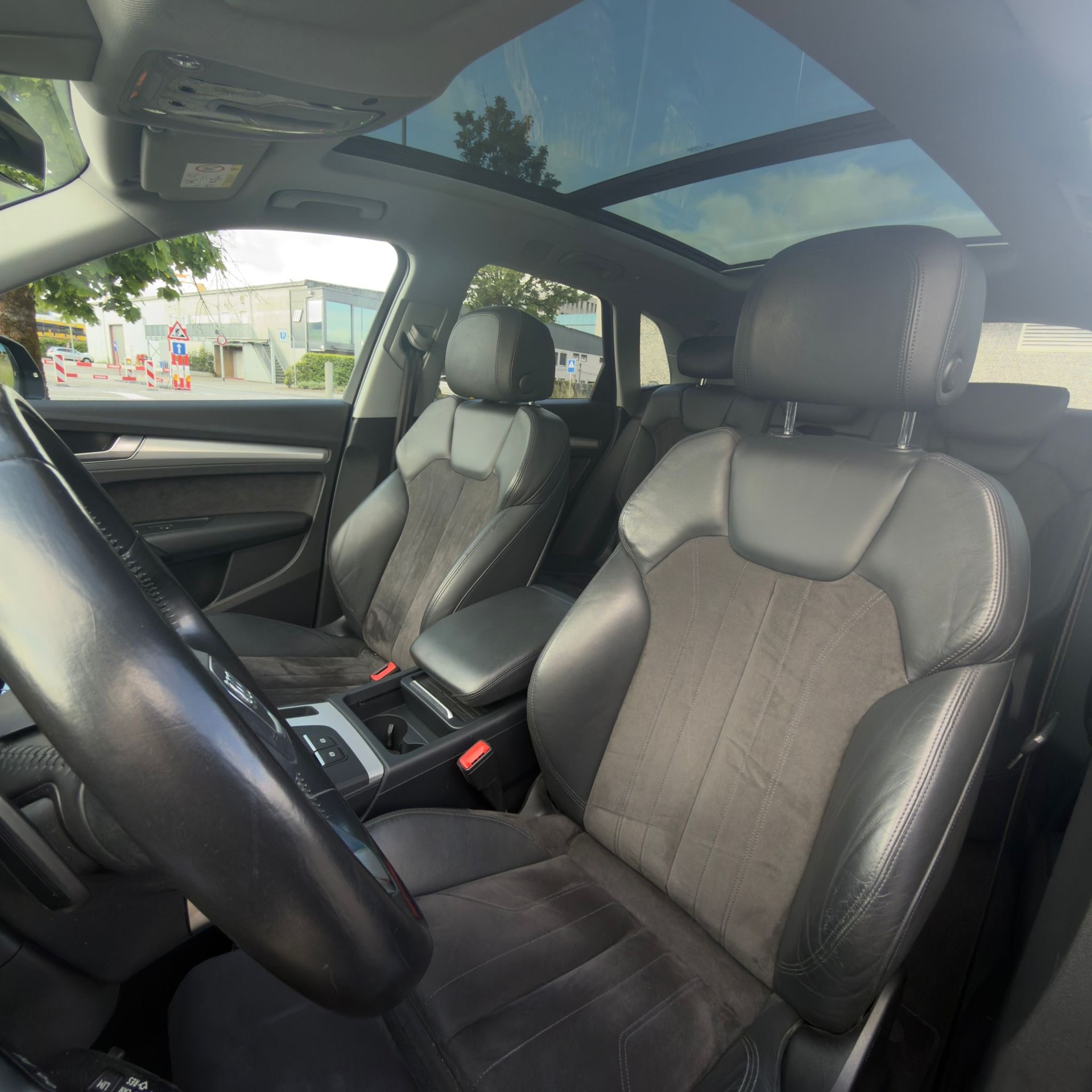 AUDI Q5 2.0 TDI sport quattro S-tronic-image-9
