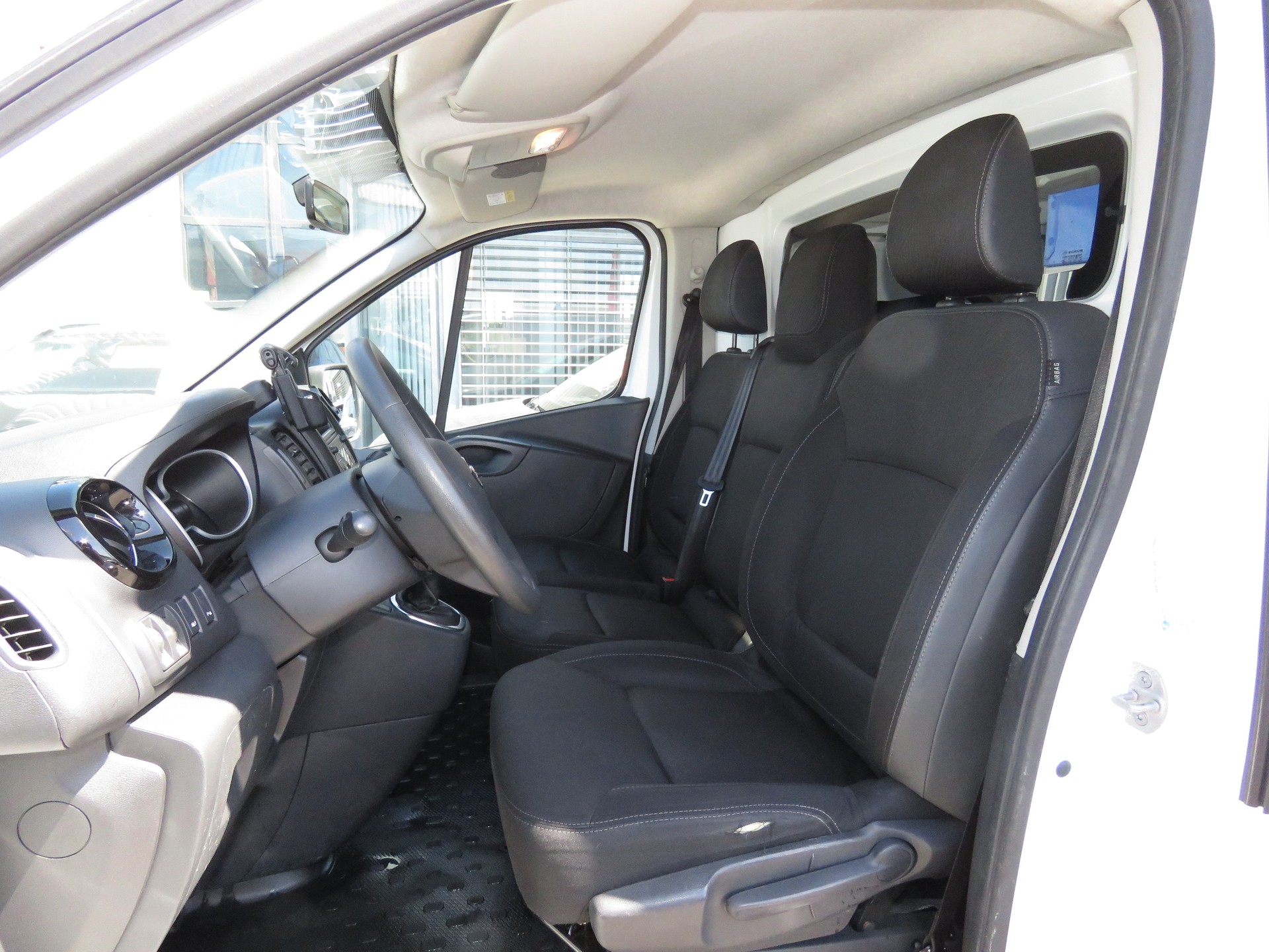 NISSAN NV300 dCi 95 2.7 L1H1 Comfort-image-7