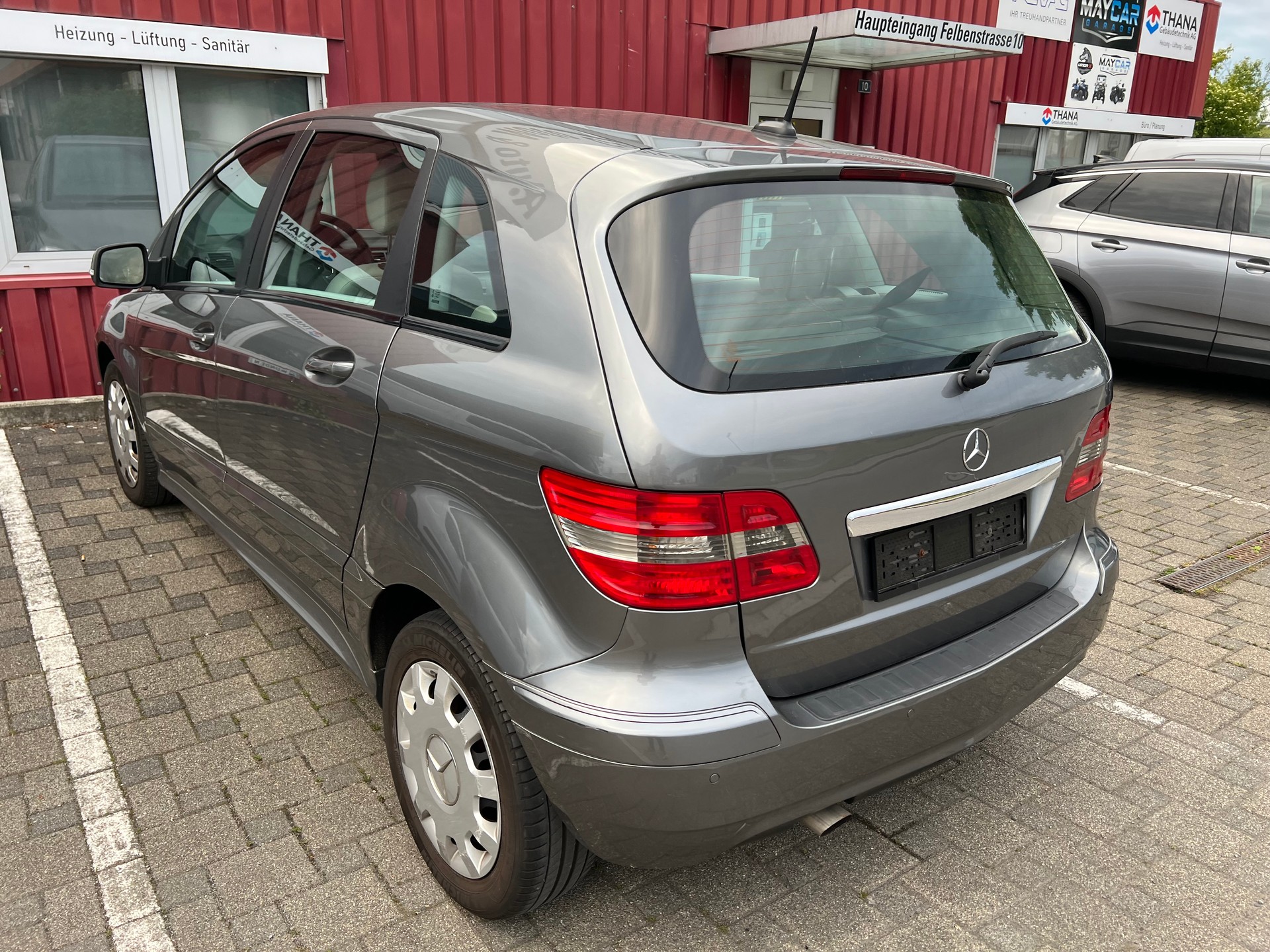 MERCEDES-BENZ B 200 Autotronic-showroom-element-2