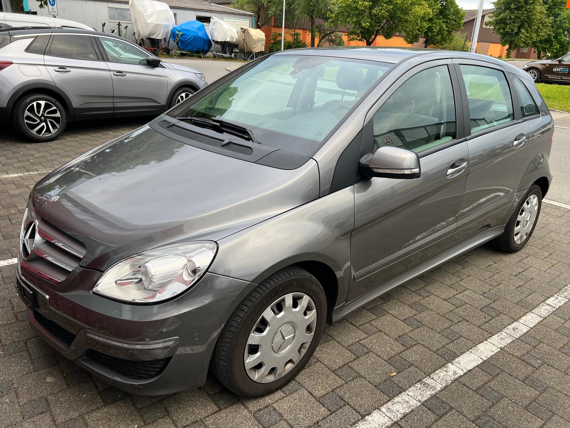 MERCEDES-BENZ B 200 Autotronic-showroom-element-1
