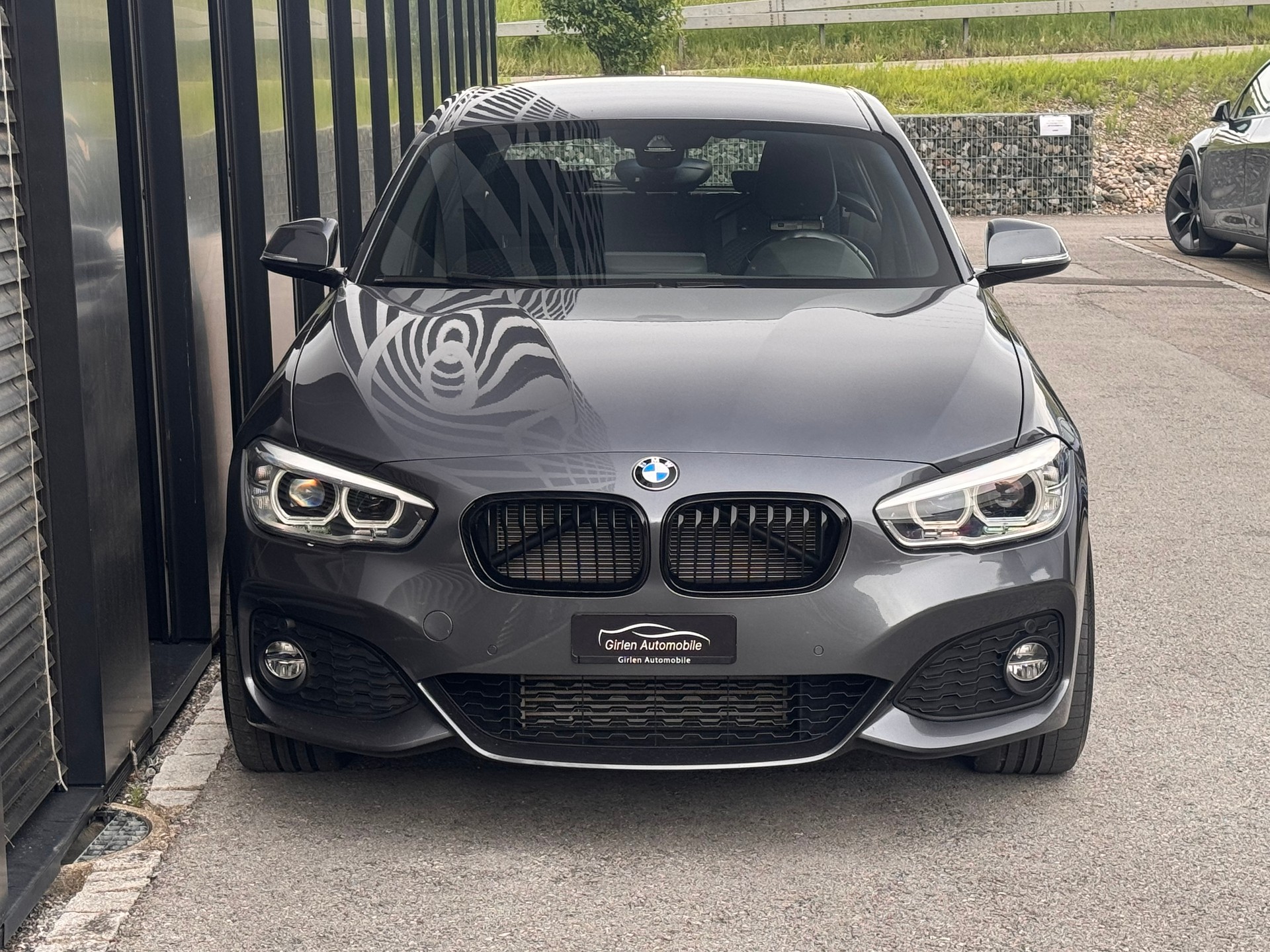 BMW 120d xDrive M Sport Steptronic-image-1