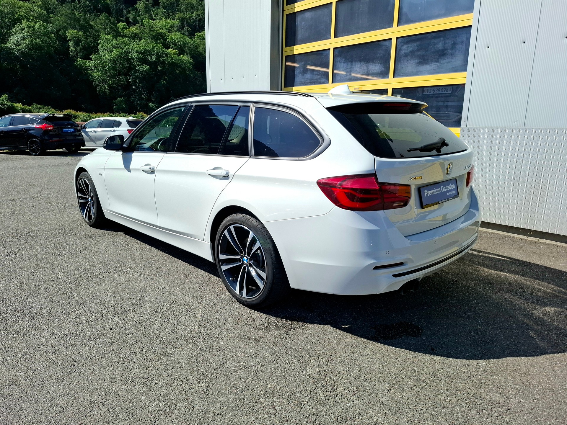 BMW 320i xDrive Touring Steptronic-image-6