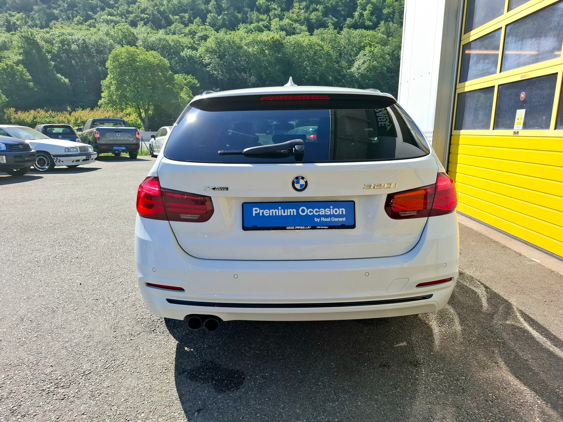 BMW 320i xDrive Touring Steptronic-image-5