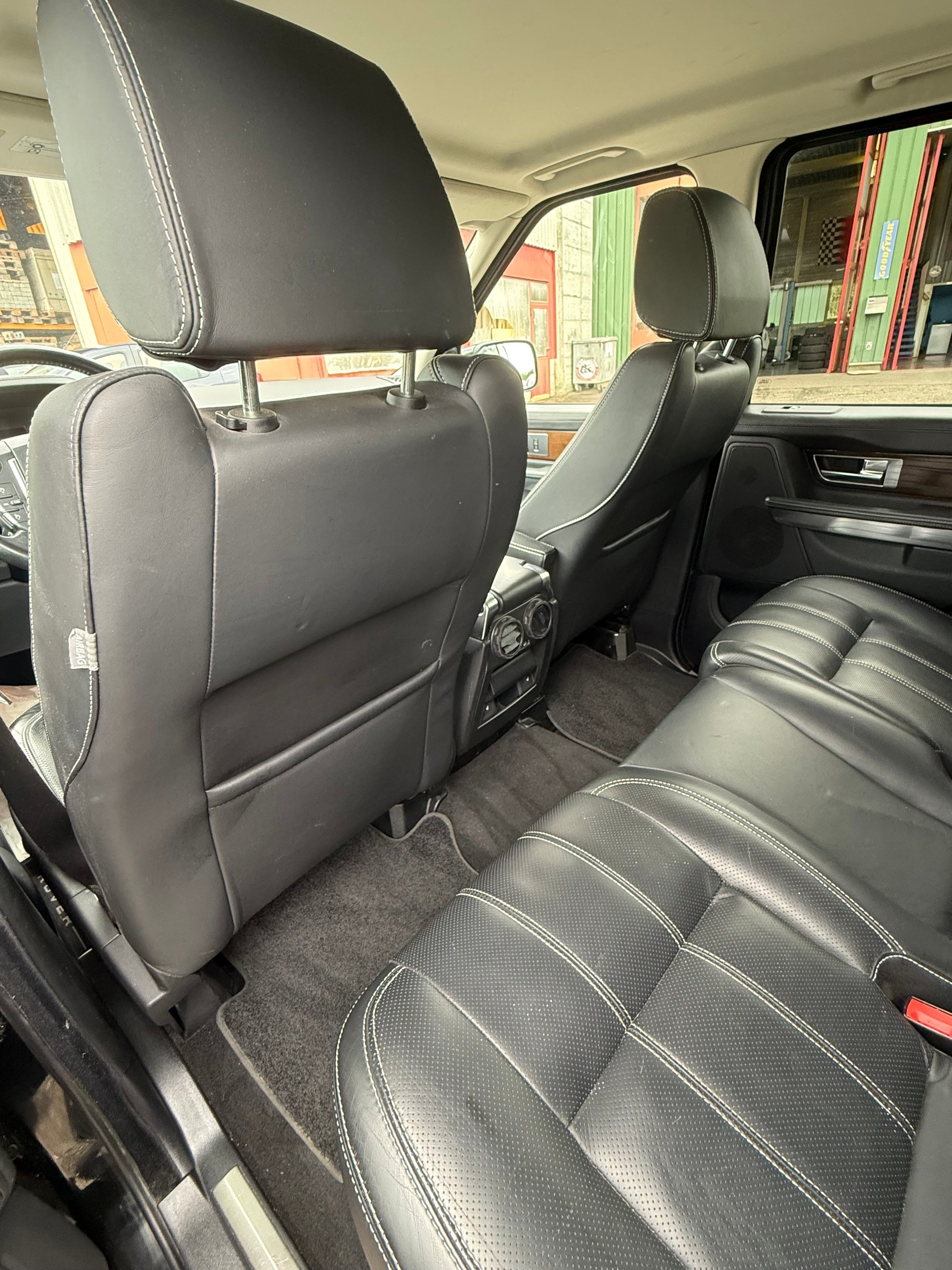 LAND ROVER Range Rover Sport 3.0 TDV6 HSE Automatic-image-6