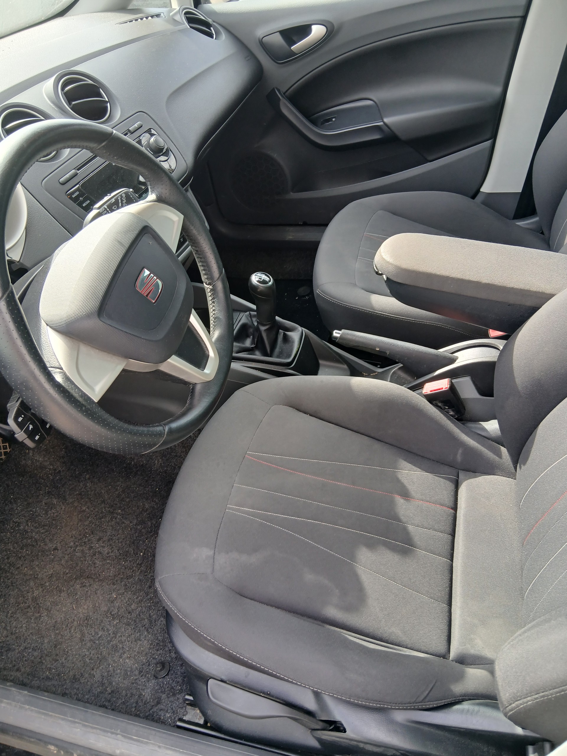 SEAT Ibiza ST 1.2 TSI Sport-image-7