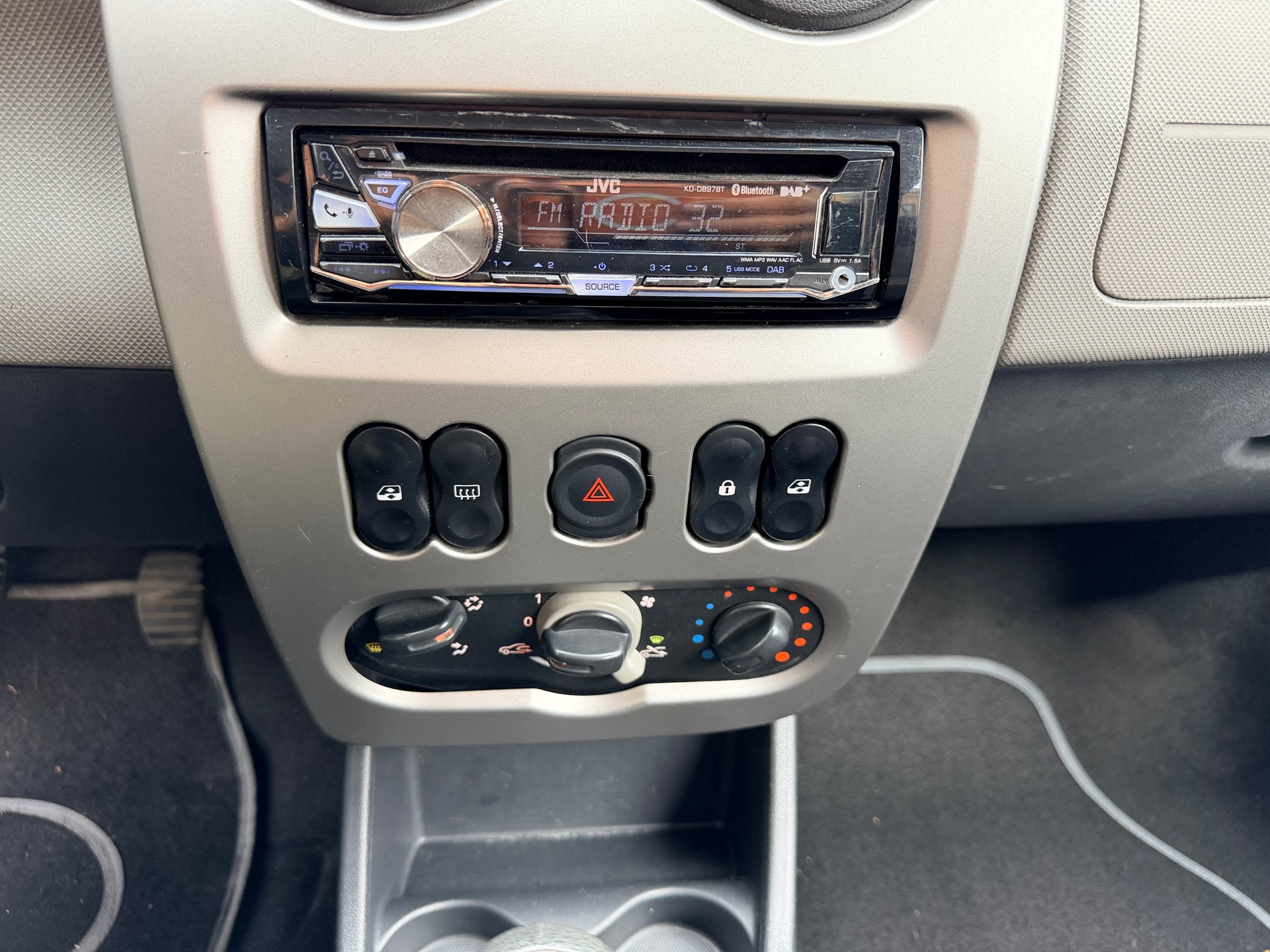 DACIA Sandero 1.2 Ambiance-image-10