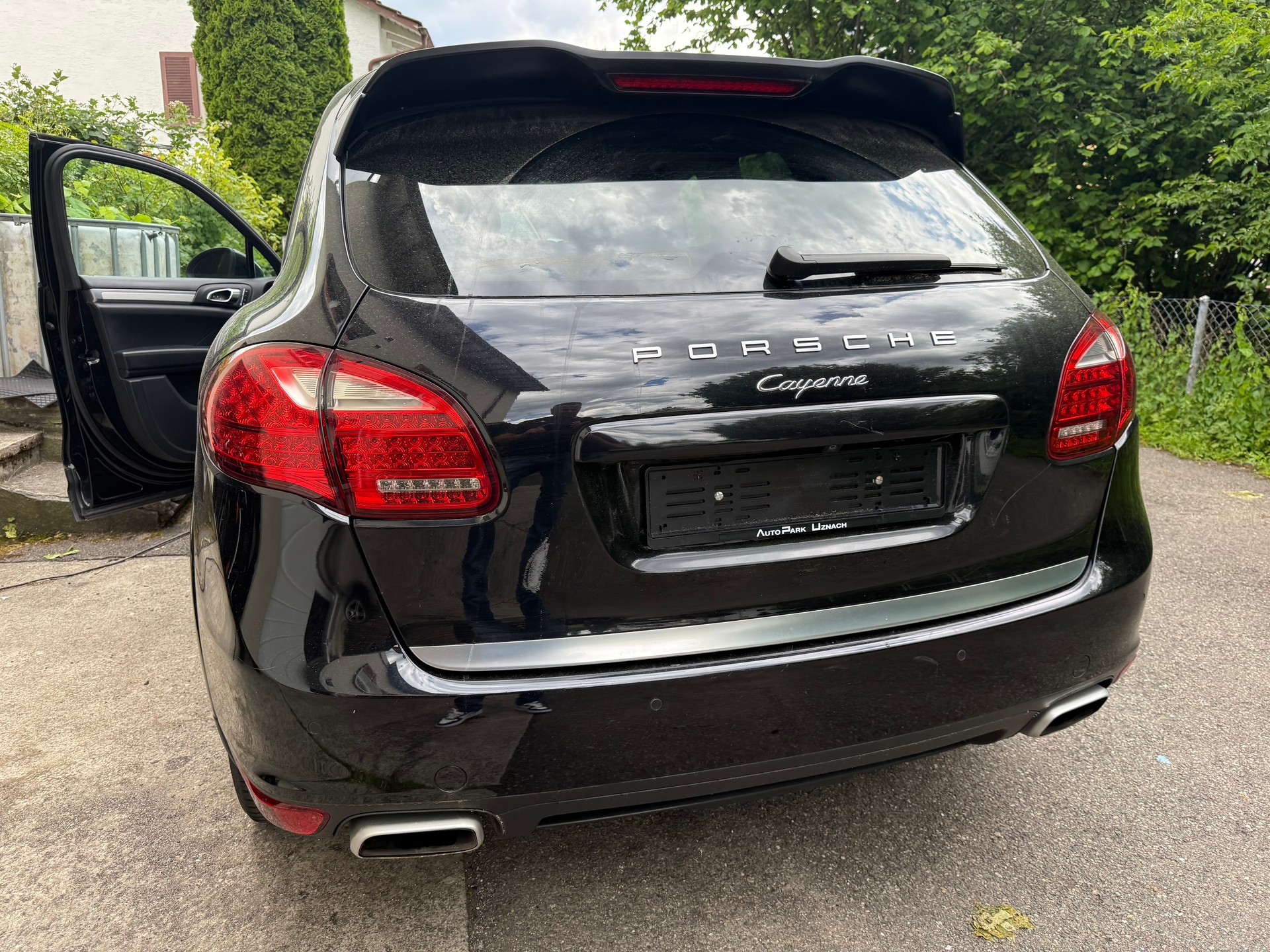 PORSCHE Cayenne Diesel-showroom-element-1
