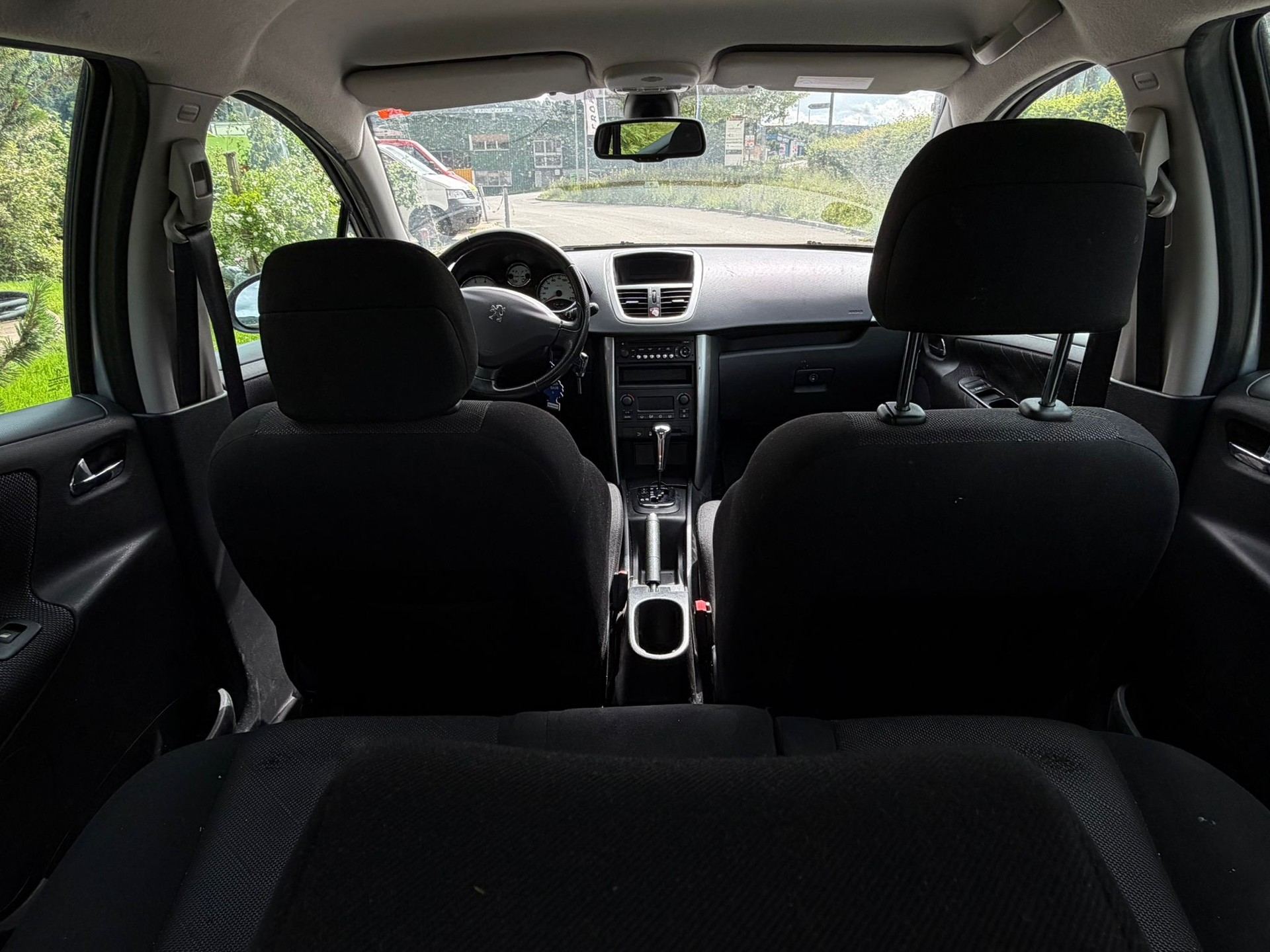 PEUGEOT 207 1.6 16V Sport Automatic-image-3