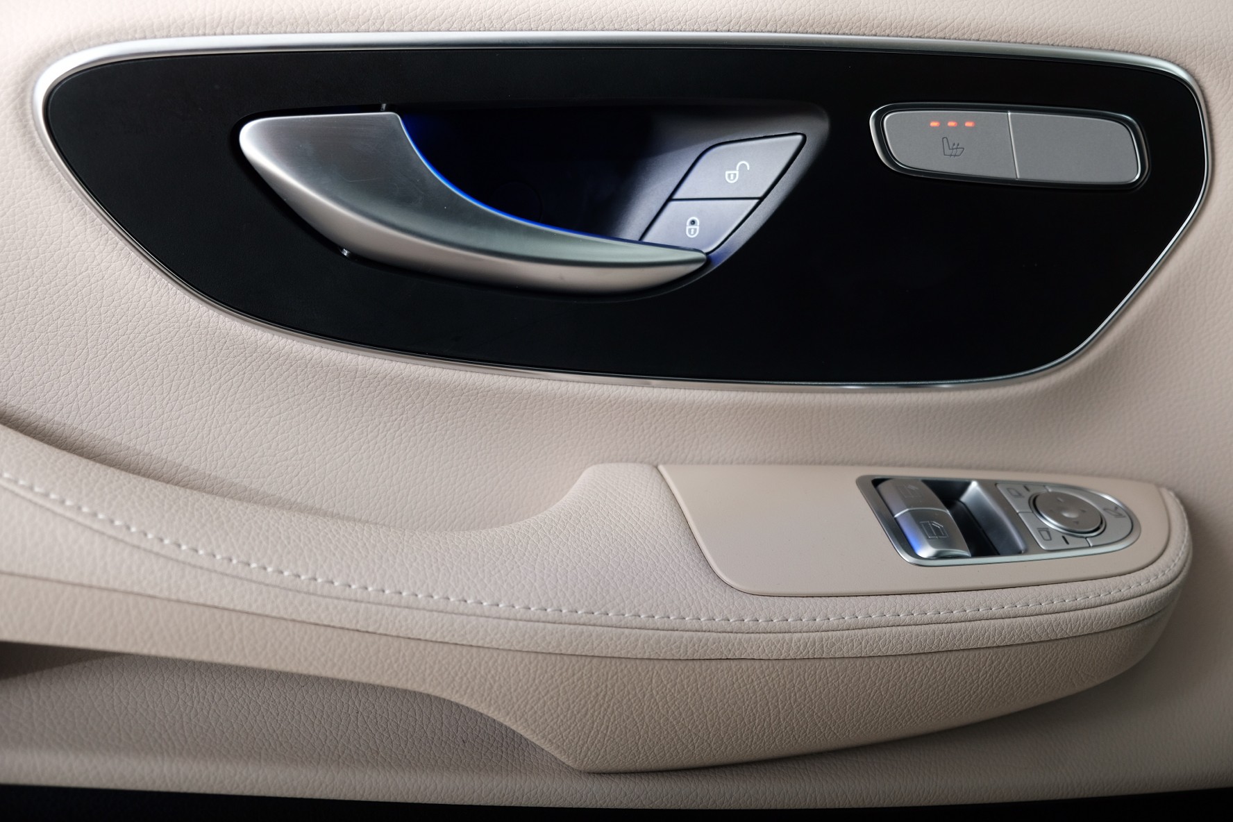 MERCEDES-BENZ Marco Polo 300 d 4M Automat-image-9