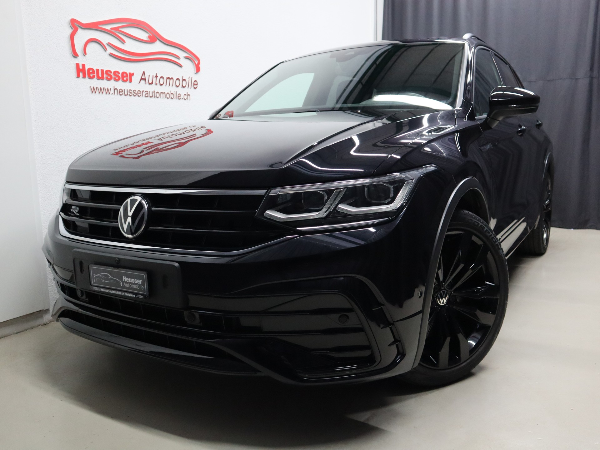 VW Tiguan 2.0TSI R-Line 4Motion DSG - Black Style - Panorama - Leder - Harman/Kardon - AHK - 360° Kamera - 245 PS
