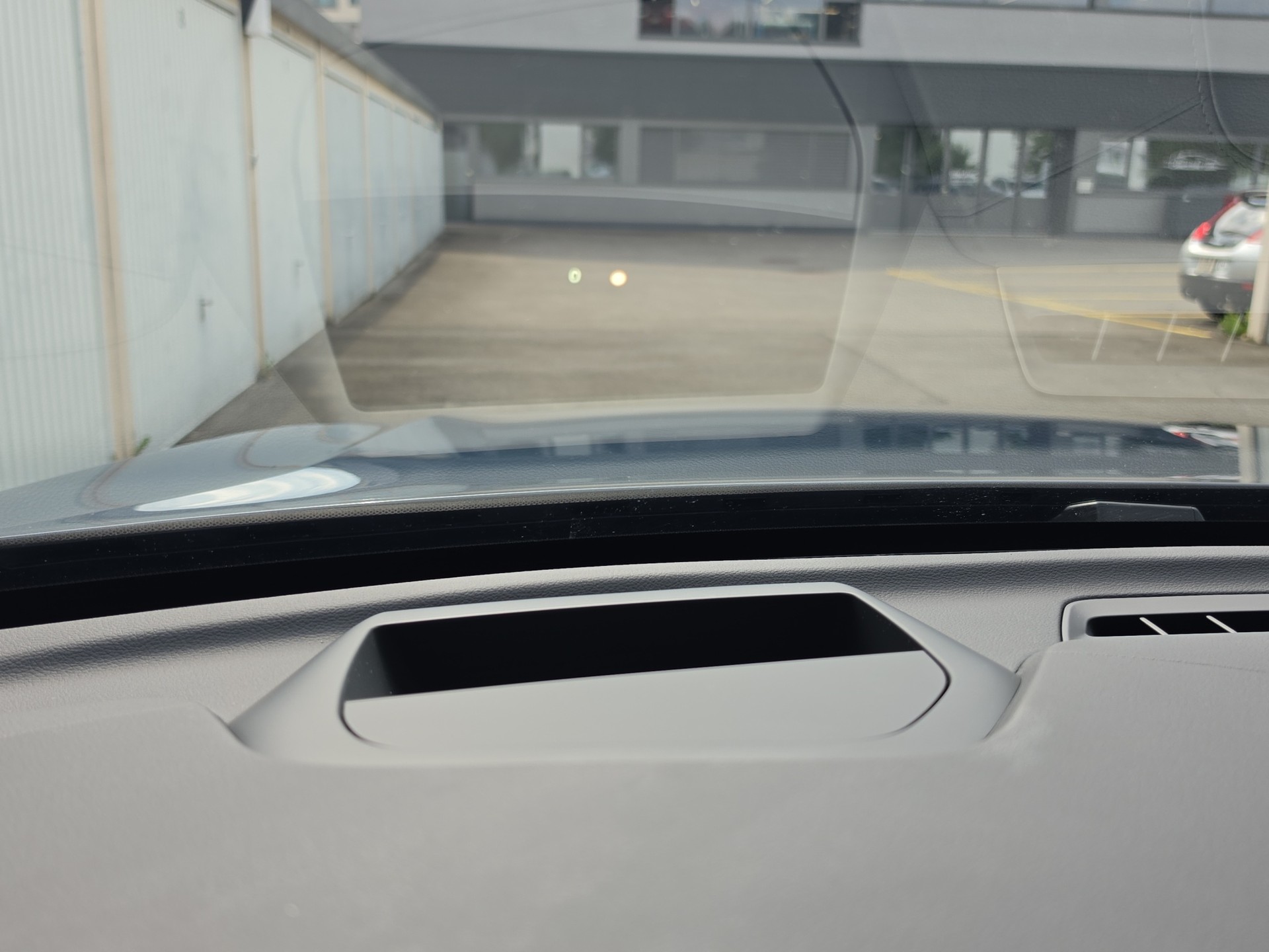 VOLVO XC60 2.0 T6 TE Black Edition eAWD-image-19