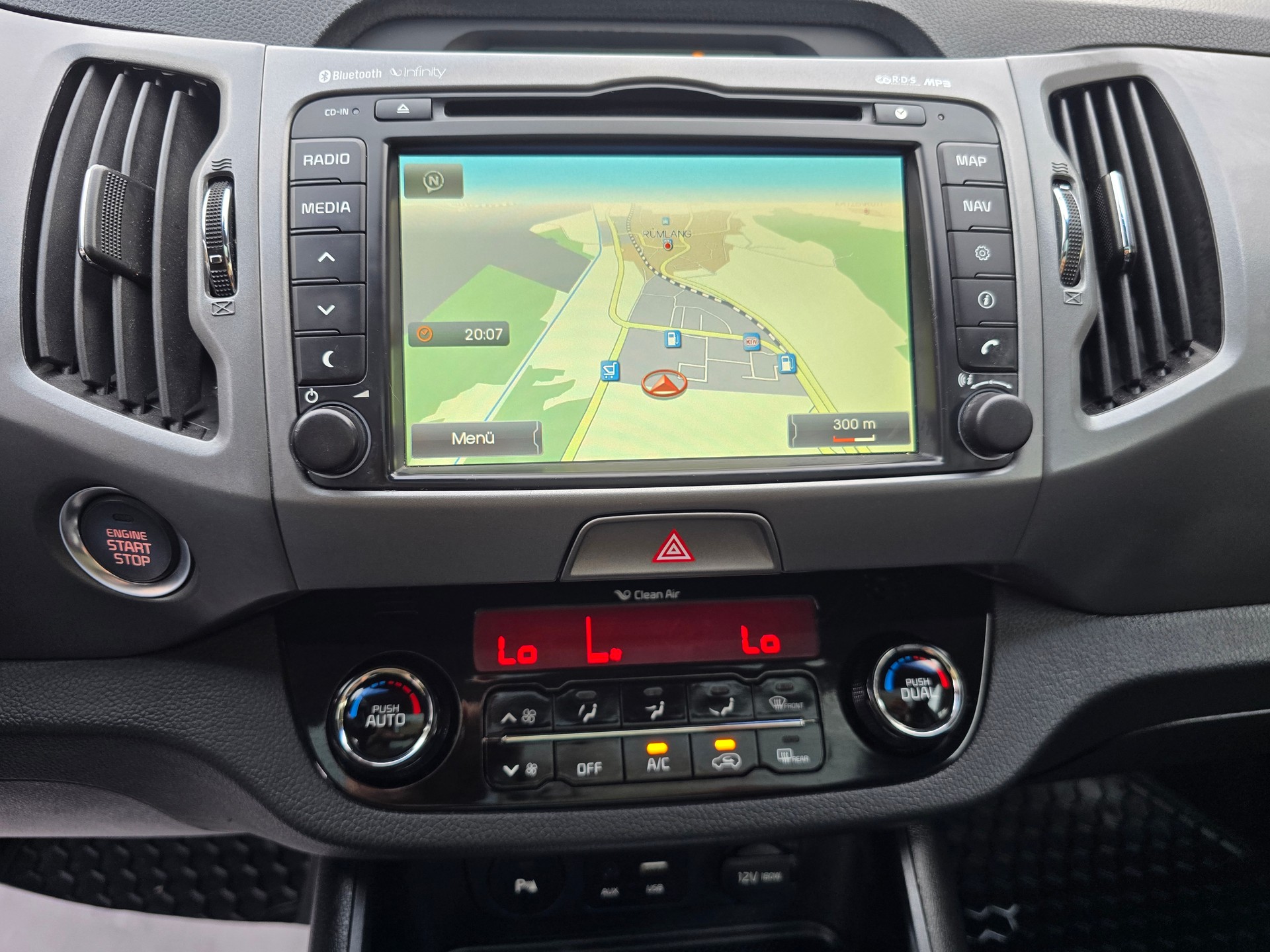KIA Sportage 2.0 CRDi Style 4WD Automatic-image-17