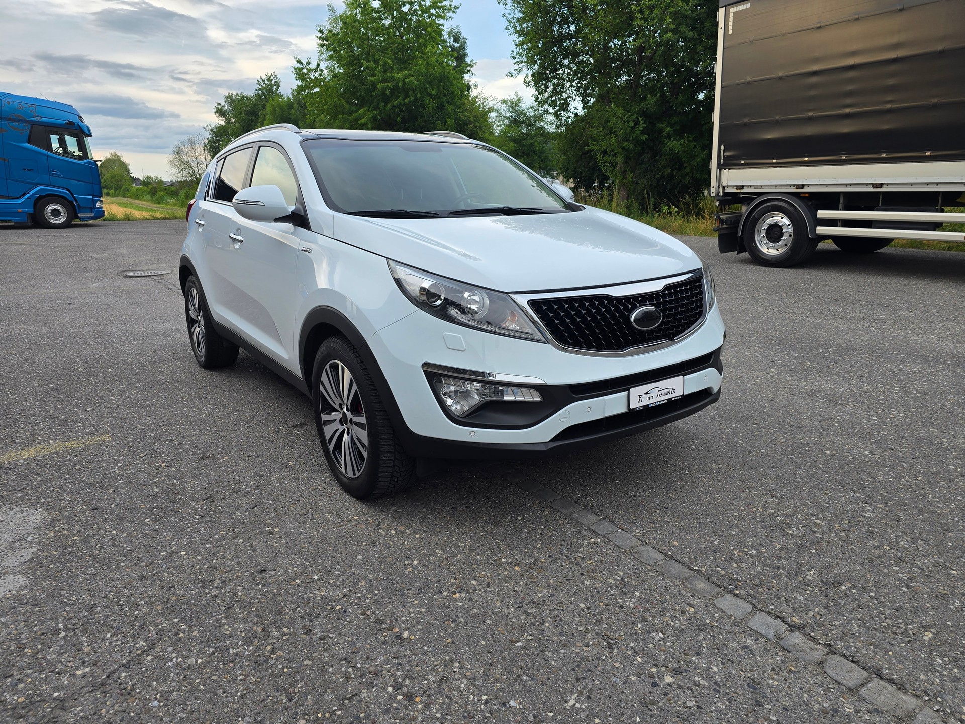 KIA Sportage 2.0 CRDi Style 4WD Automatic-showroom-element-2