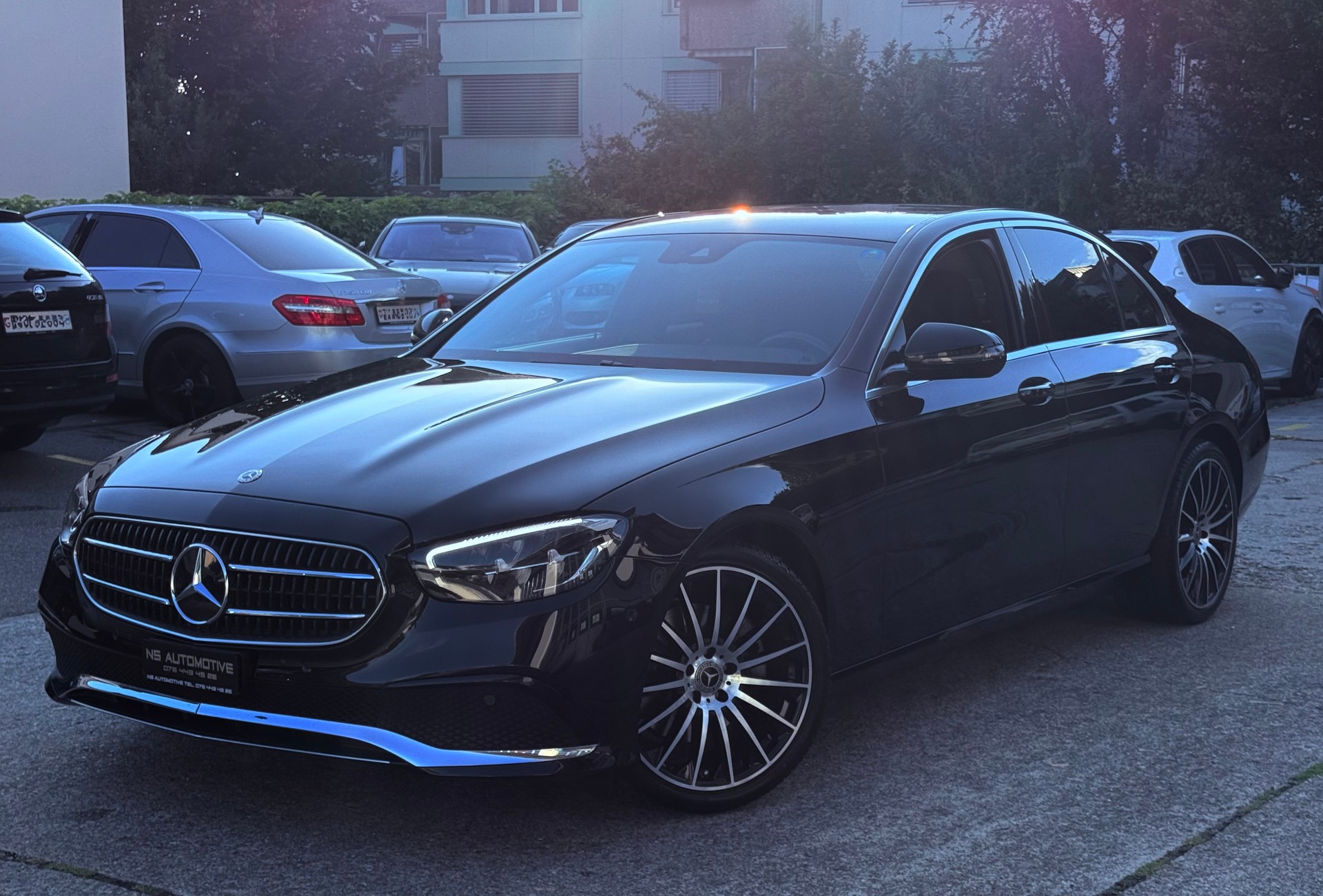 MERCEDES-BENZ E 220 d Avantgarde 9G-Tronic-image-25